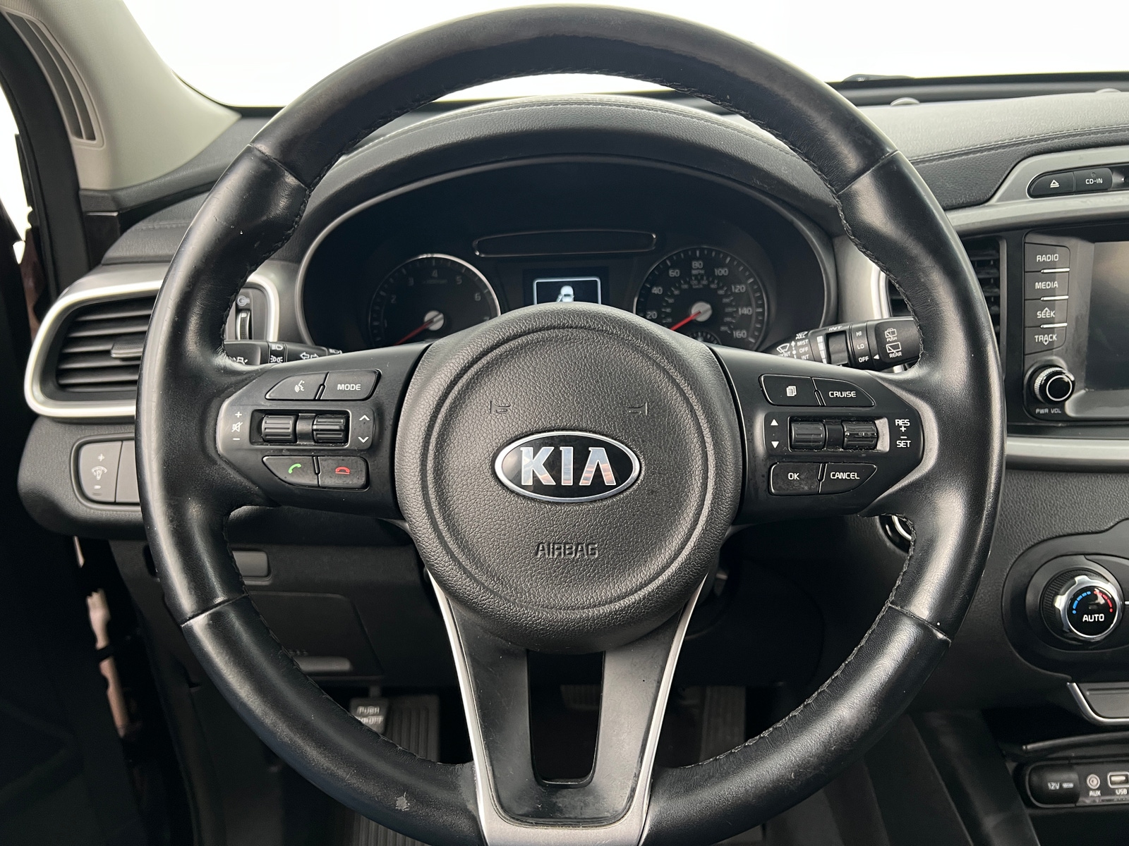 Thumbnail: 2017 Kia Sorento - 5