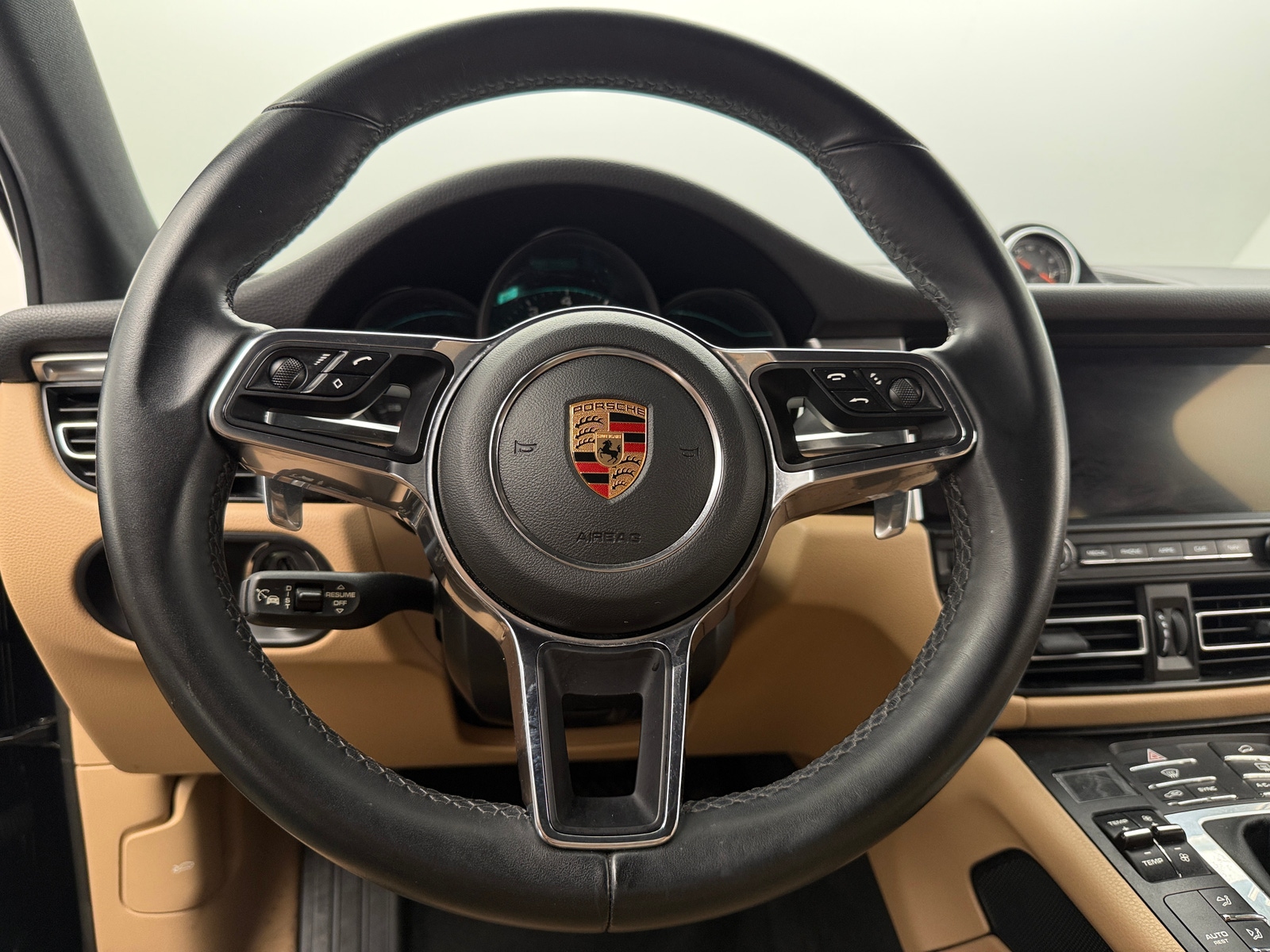 Thumbnail: 2019 Porsche Macan - 4