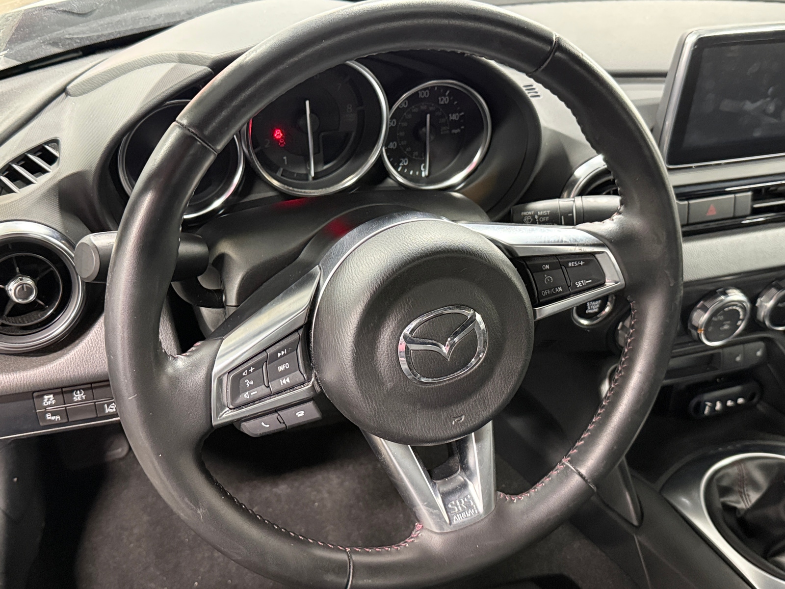 Thumbnail: 2016 Mazda MX-5 Miata - 4