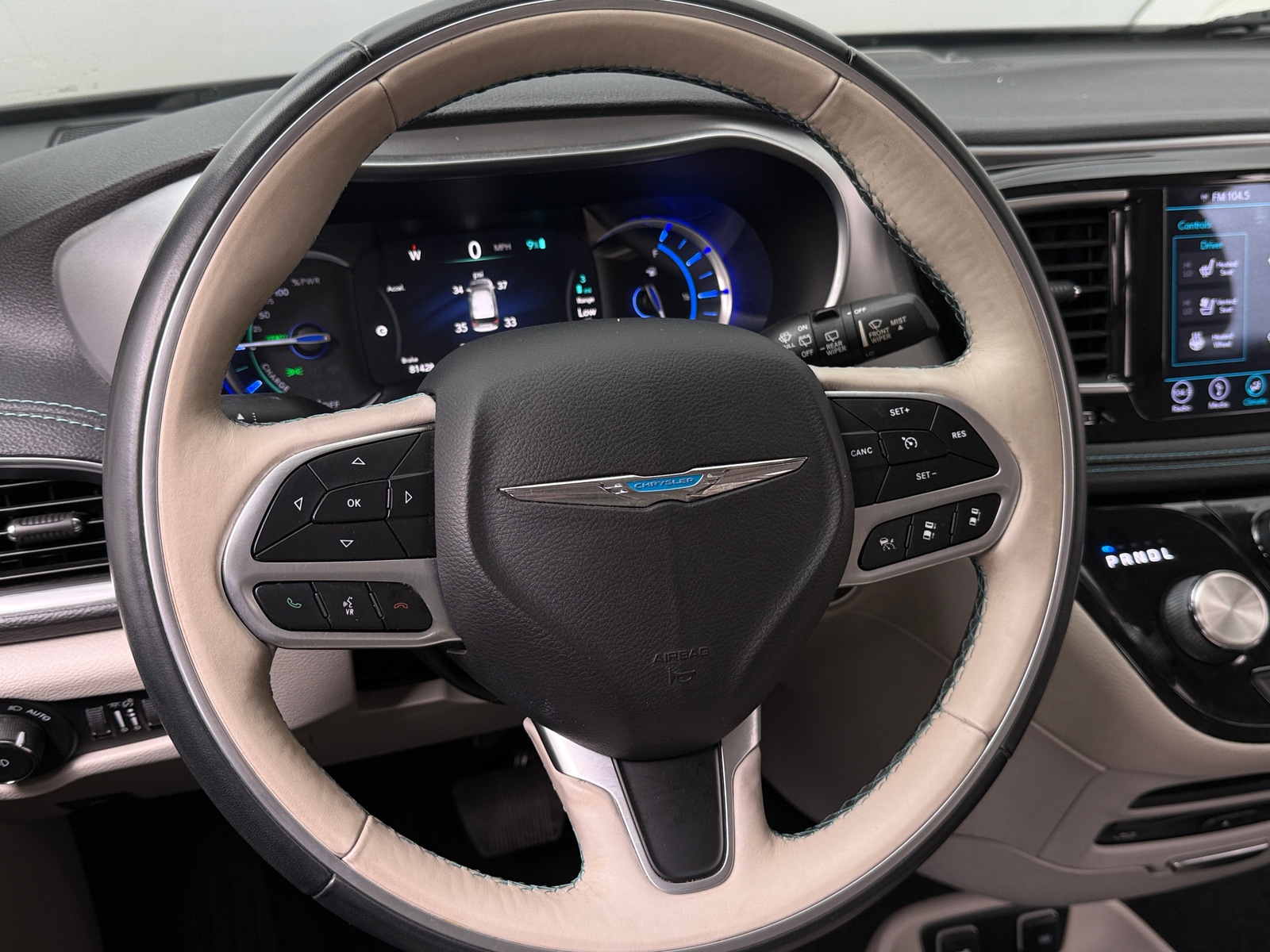 Thumbnail: 2018 Chrysler Pacifica - 4