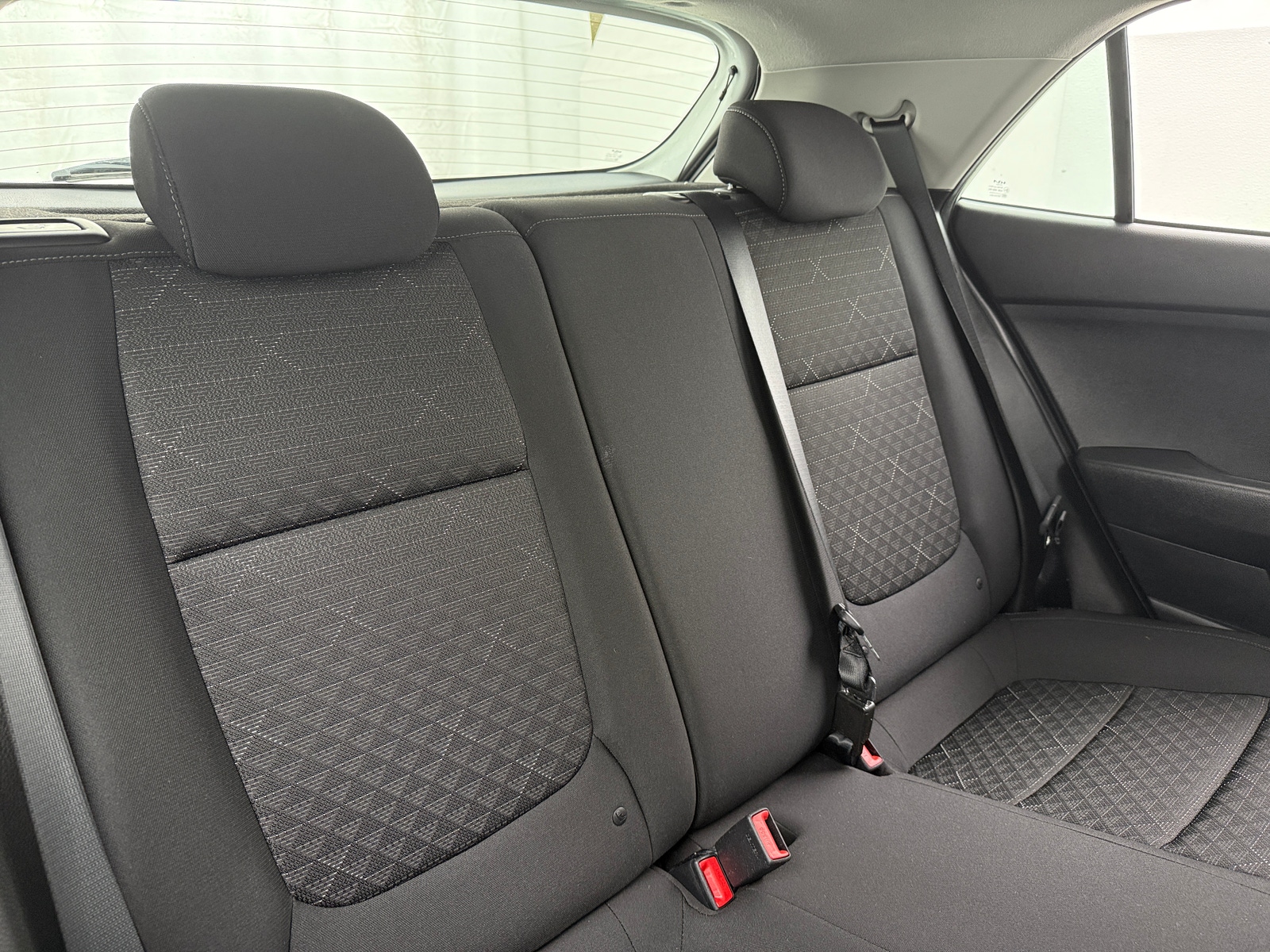 Thumbnail: 2022 Kia Rio - 6