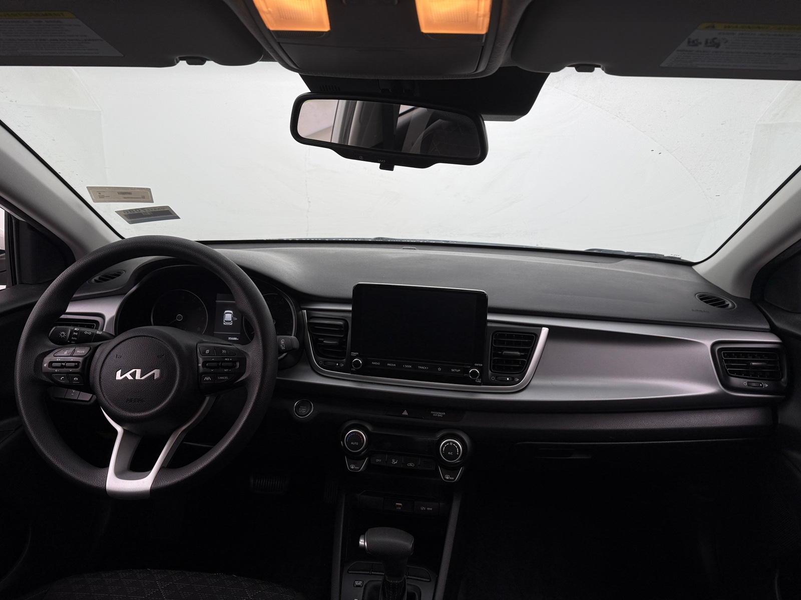 Thumbnail: 2022 Kia Rio - 3