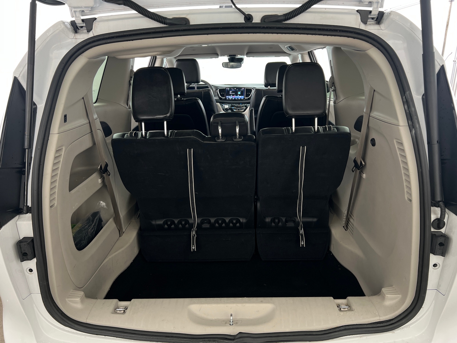 Thumbnail: 2024 Chrysler Pacifica - 6