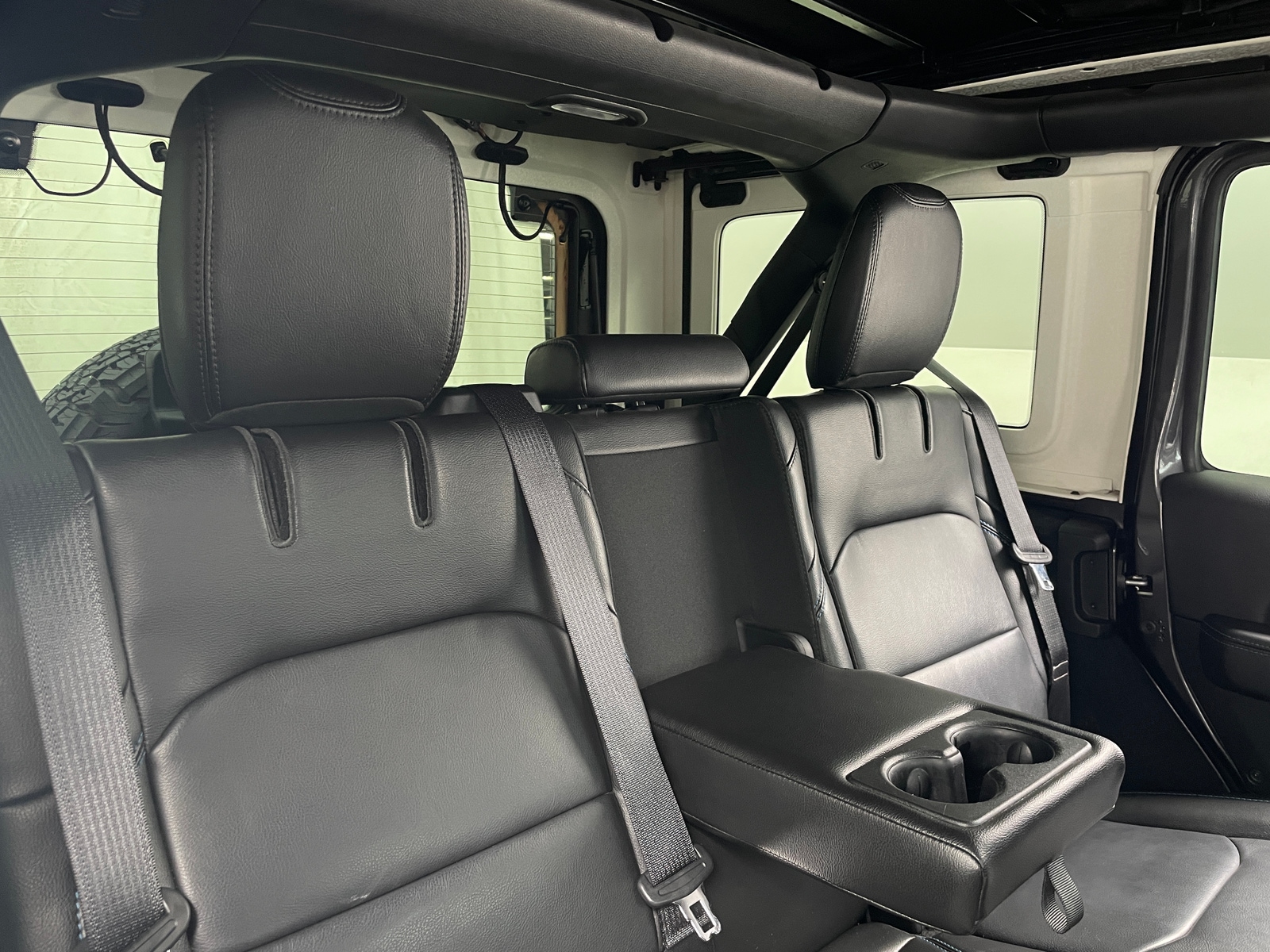 Thumbnail: 2022 Jeep Wrangler - 6