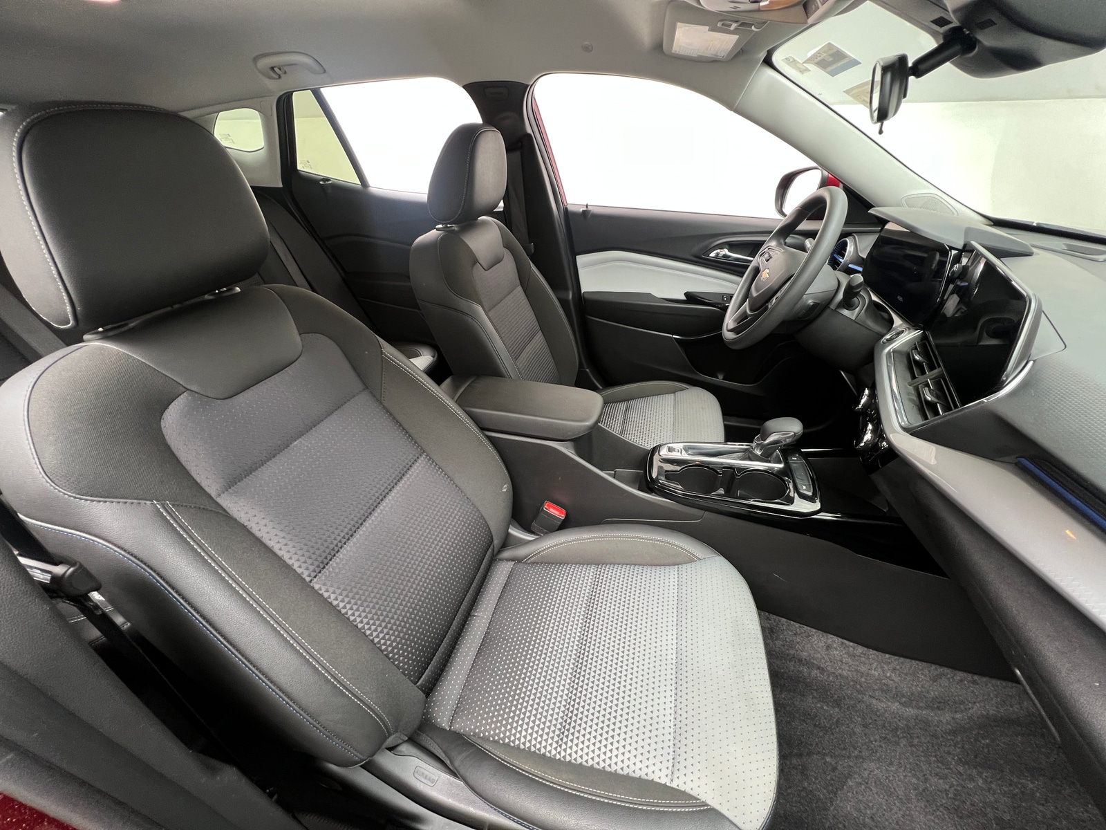 Thumbnail: 2025 Chevrolet Trax - 2