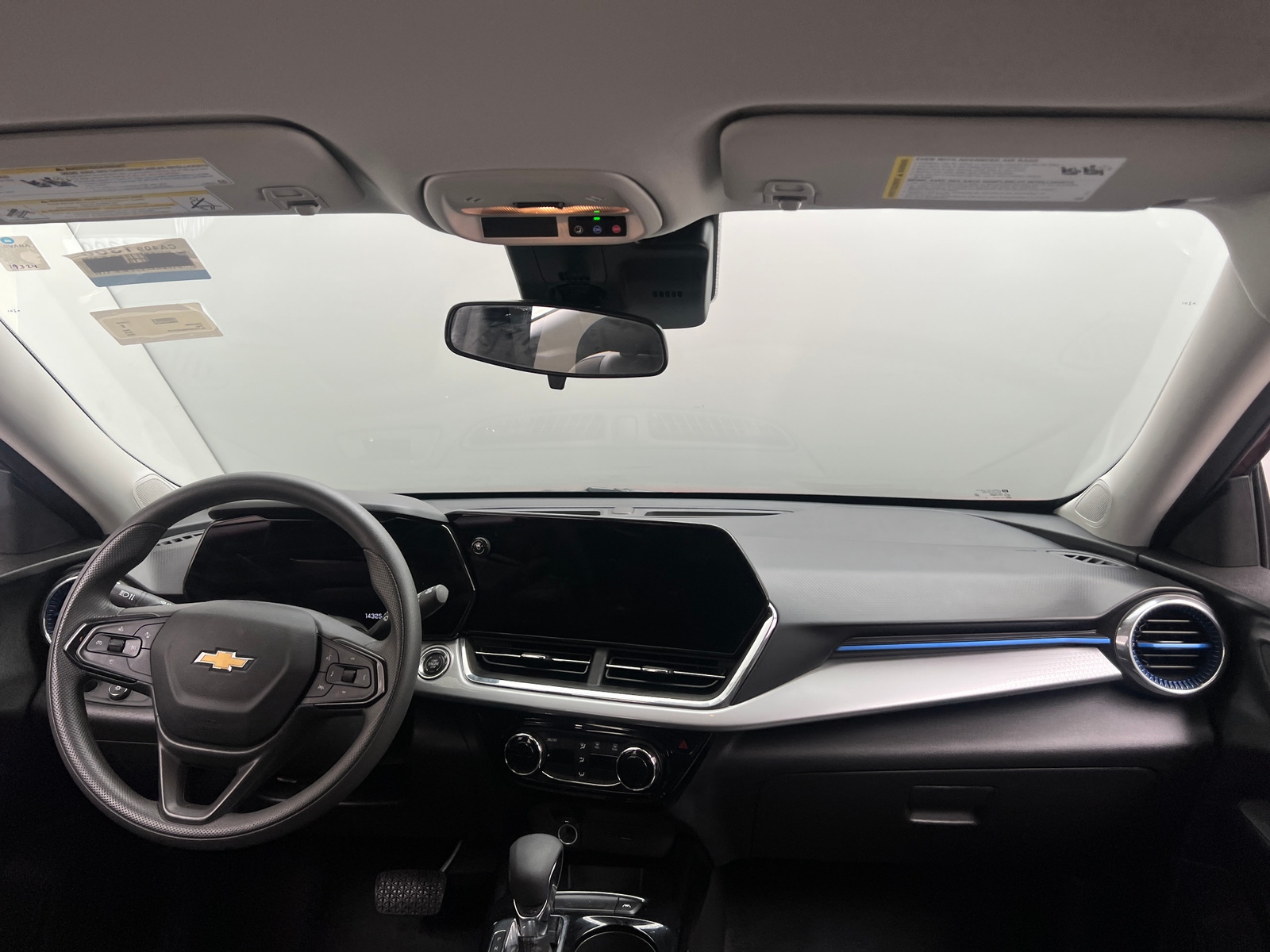 Thumbnail: 2025 Chevrolet Trax - 3