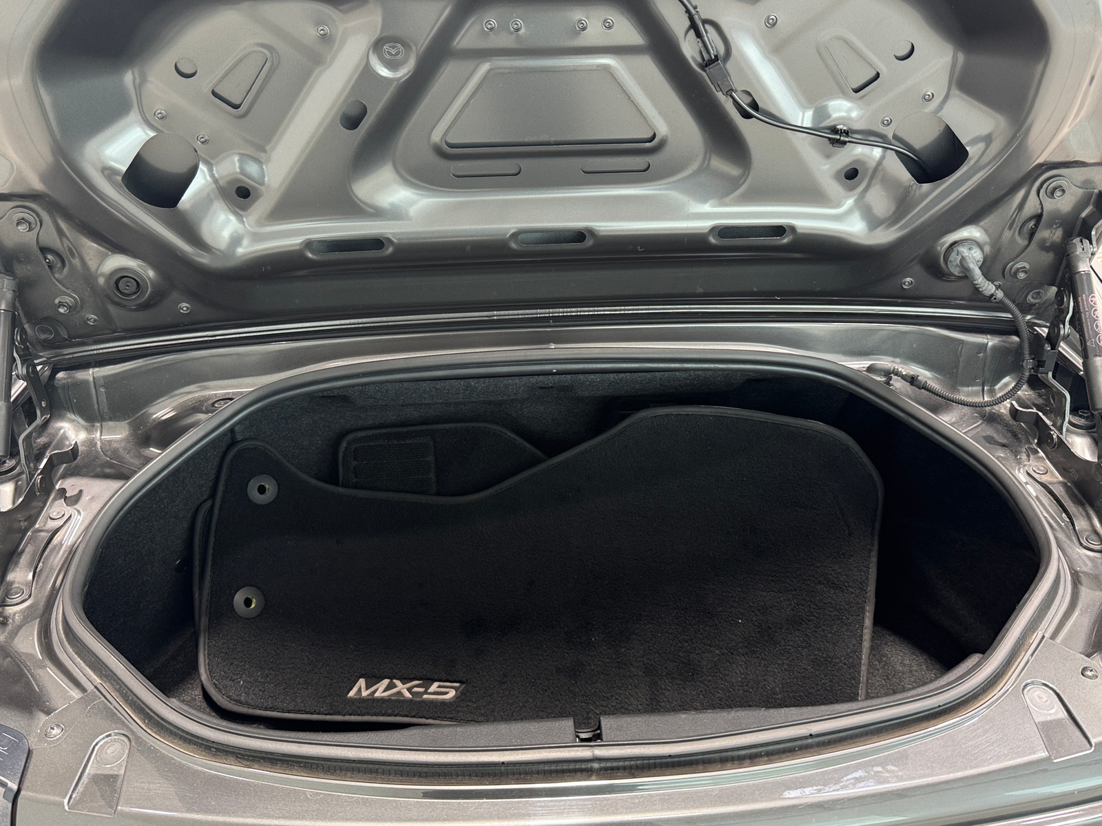 Thumbnail: 2017 Mazda MX-5 Miata - 5