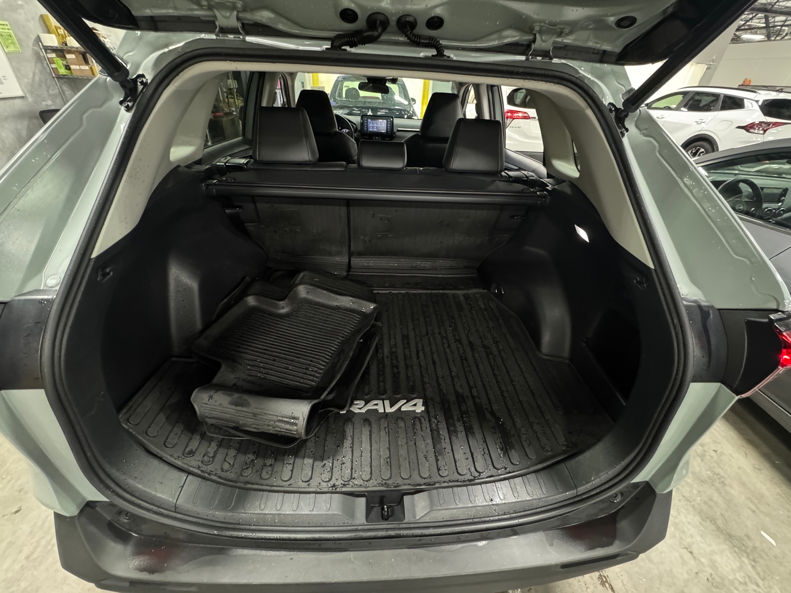 Thumbnail: 2022 Toyota RAV4 - 6