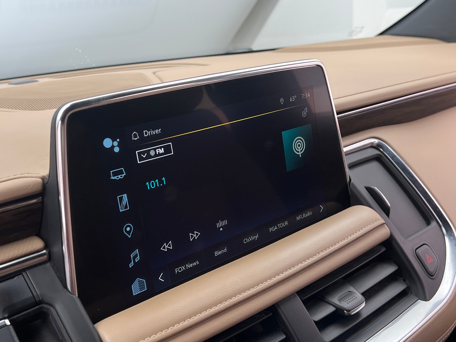 Thumbnail: 2023 Chevrolet Tahoe - 3