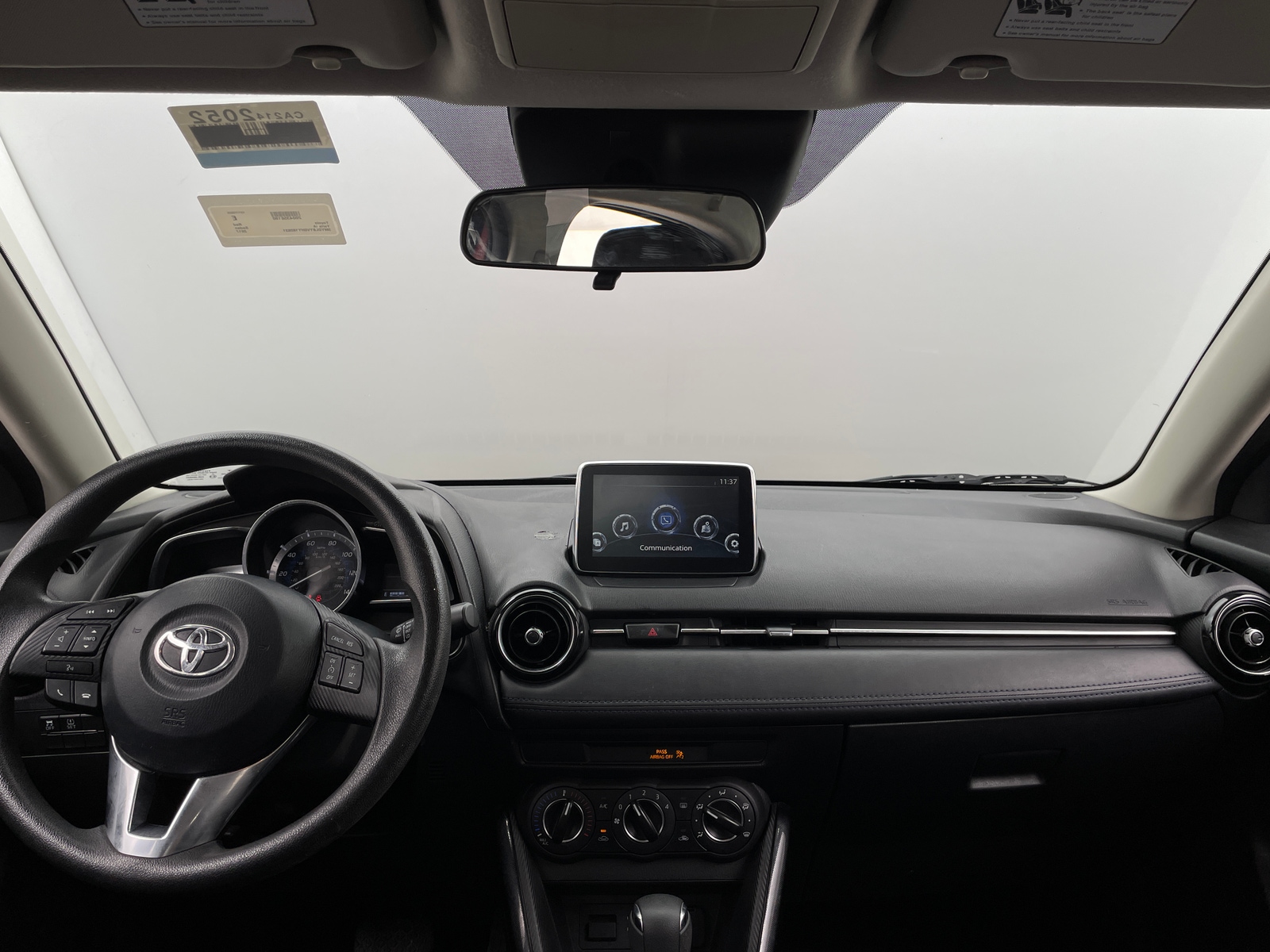 Thumbnail: 2017 Toyota Yaris iA - 3