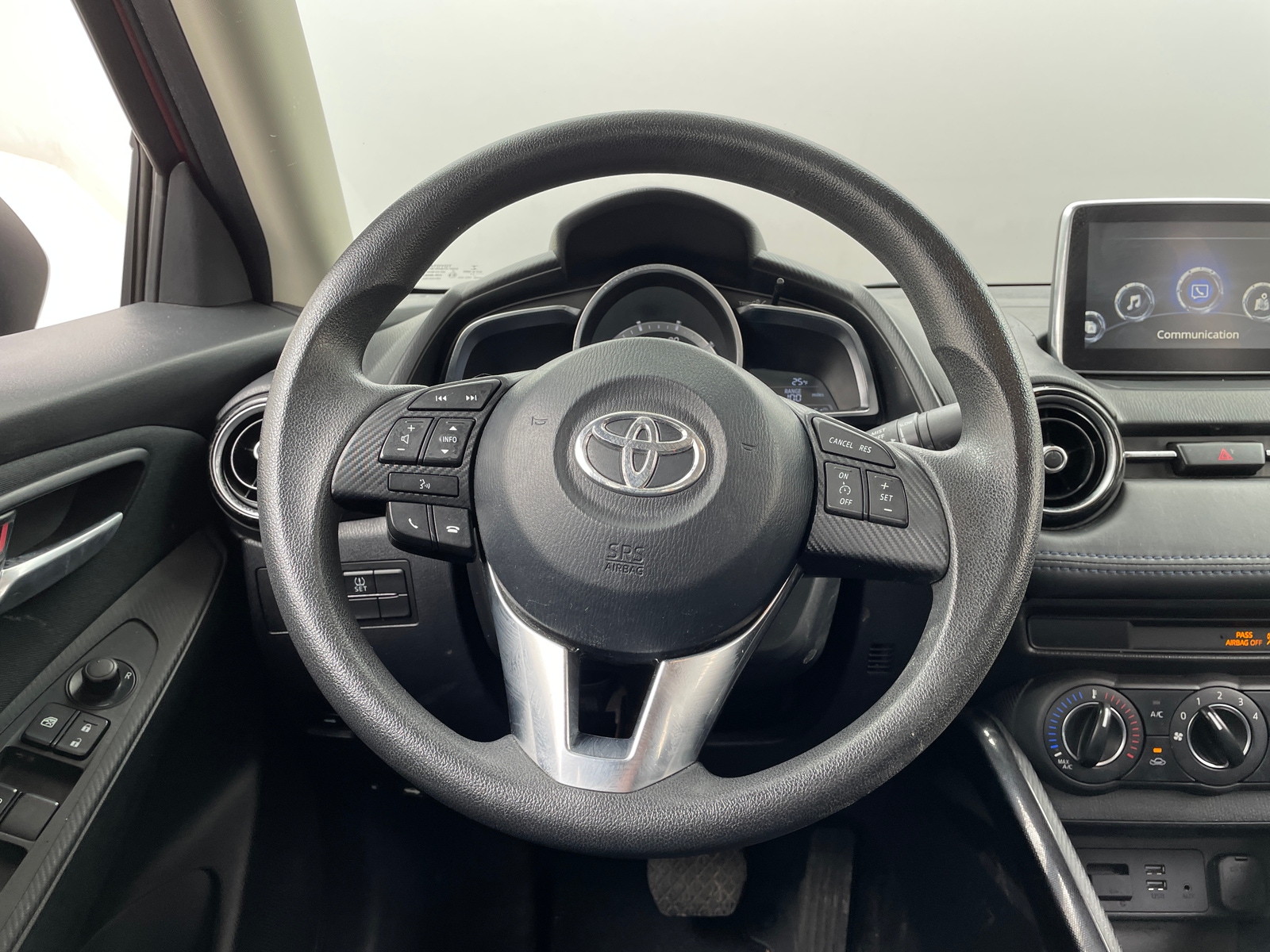 Thumbnail: 2017 Toyota Yaris iA - 5