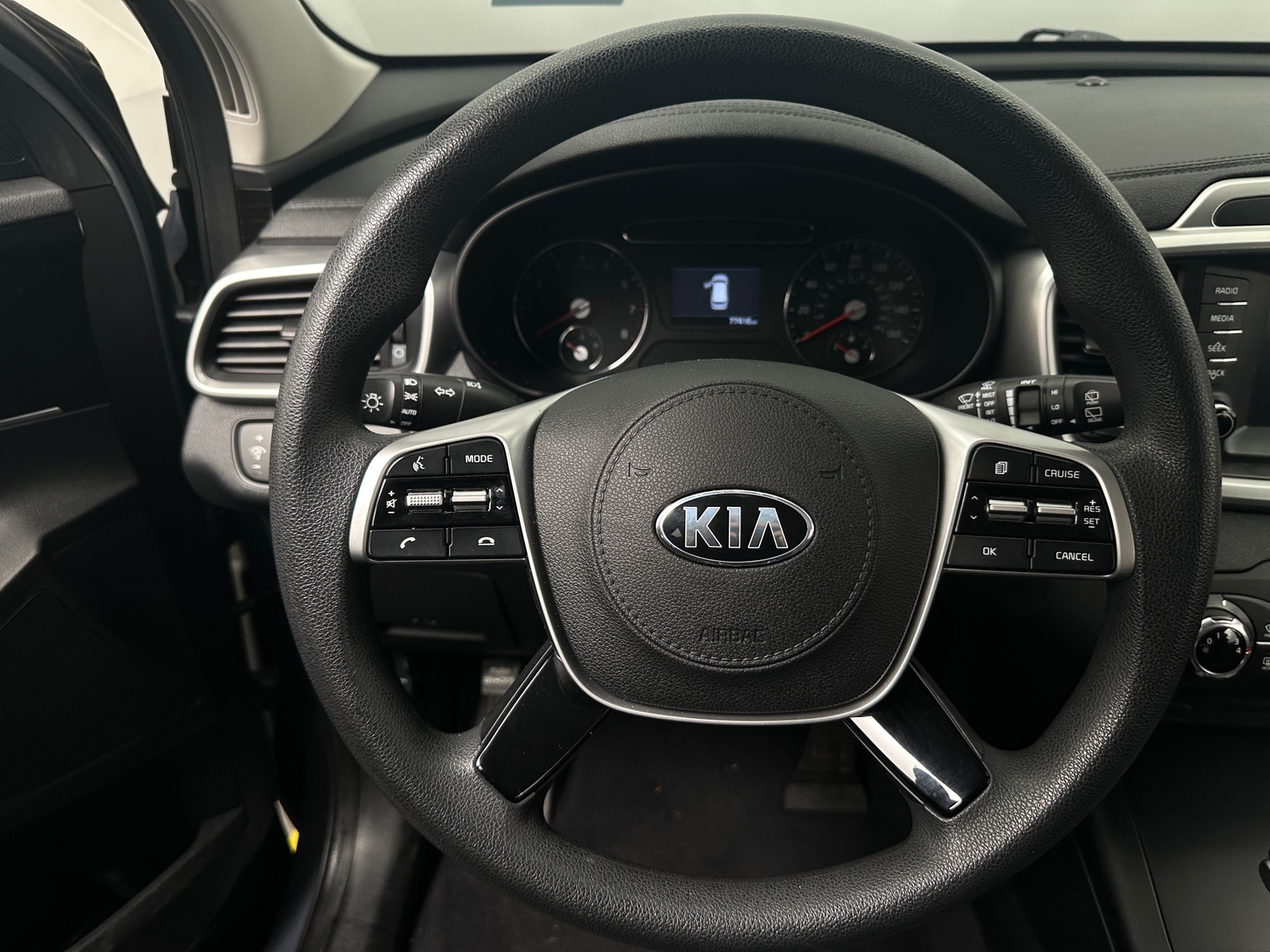 Thumbnail: 2020 Kia Sorento - 5