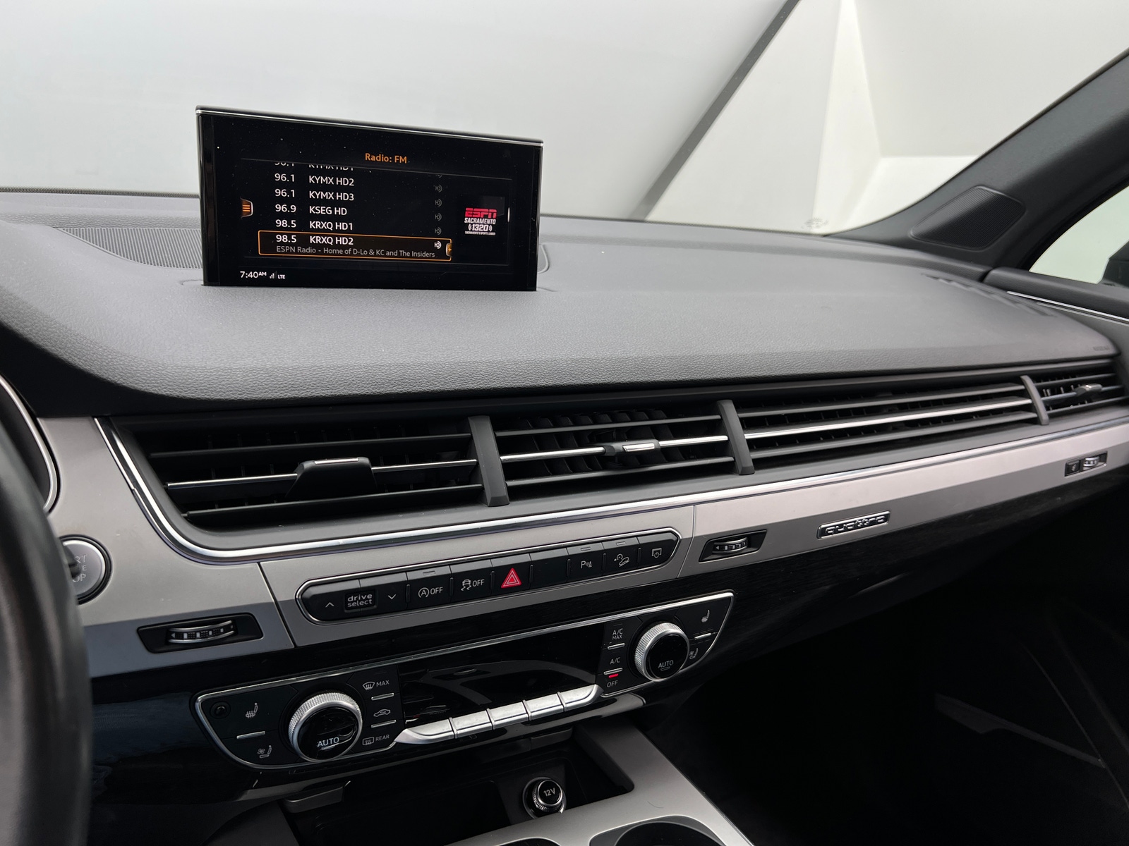 Thumbnail: 2019 Audi Q7 - 3