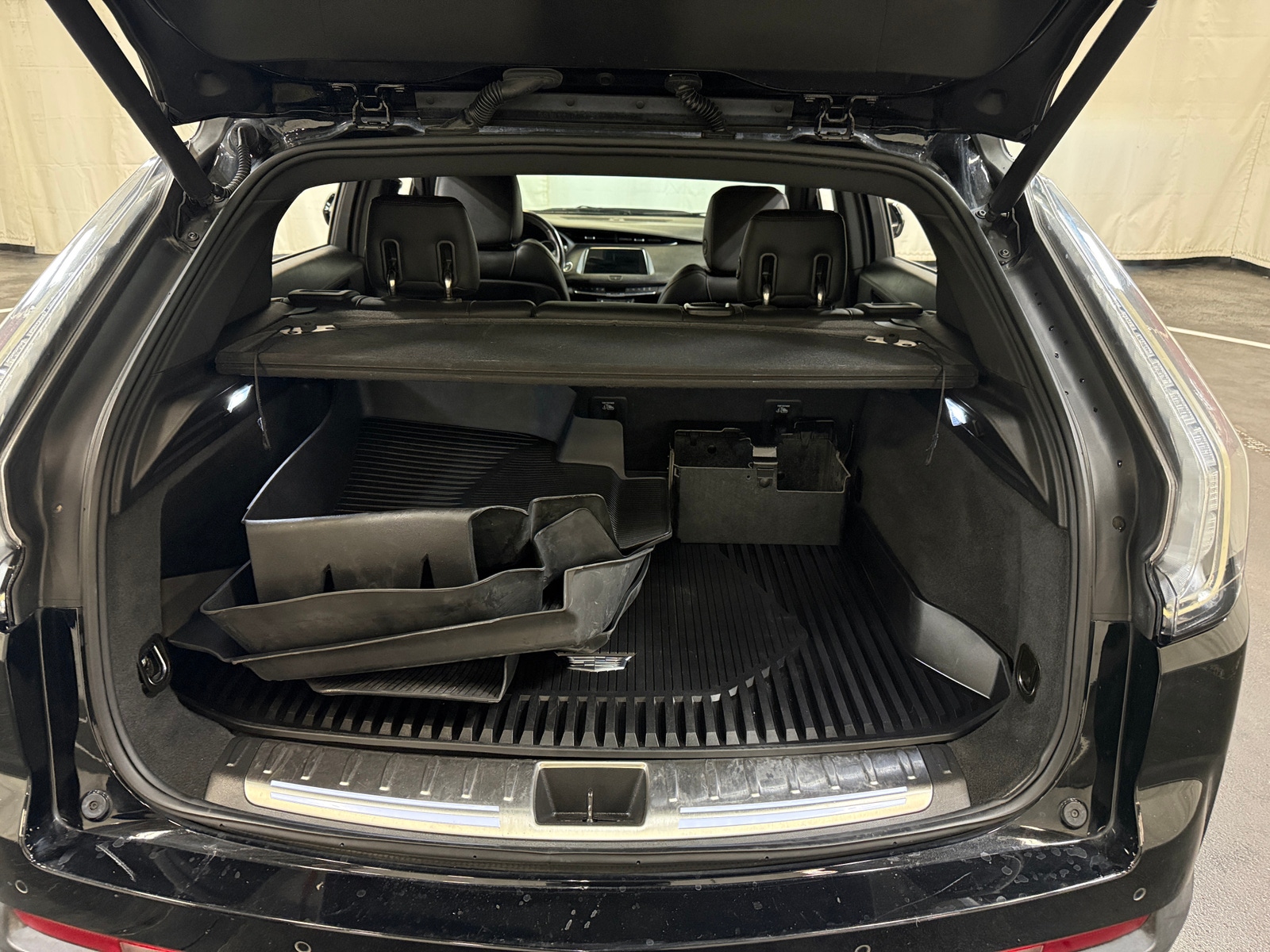 Thumbnail: 2021 Cadillac XT4 - 6