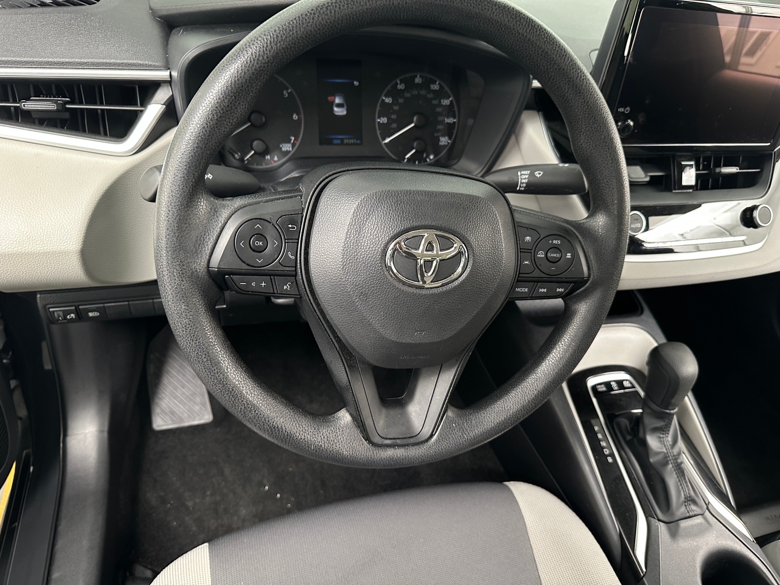 Thumbnail: 2023 Toyota Corolla - 4