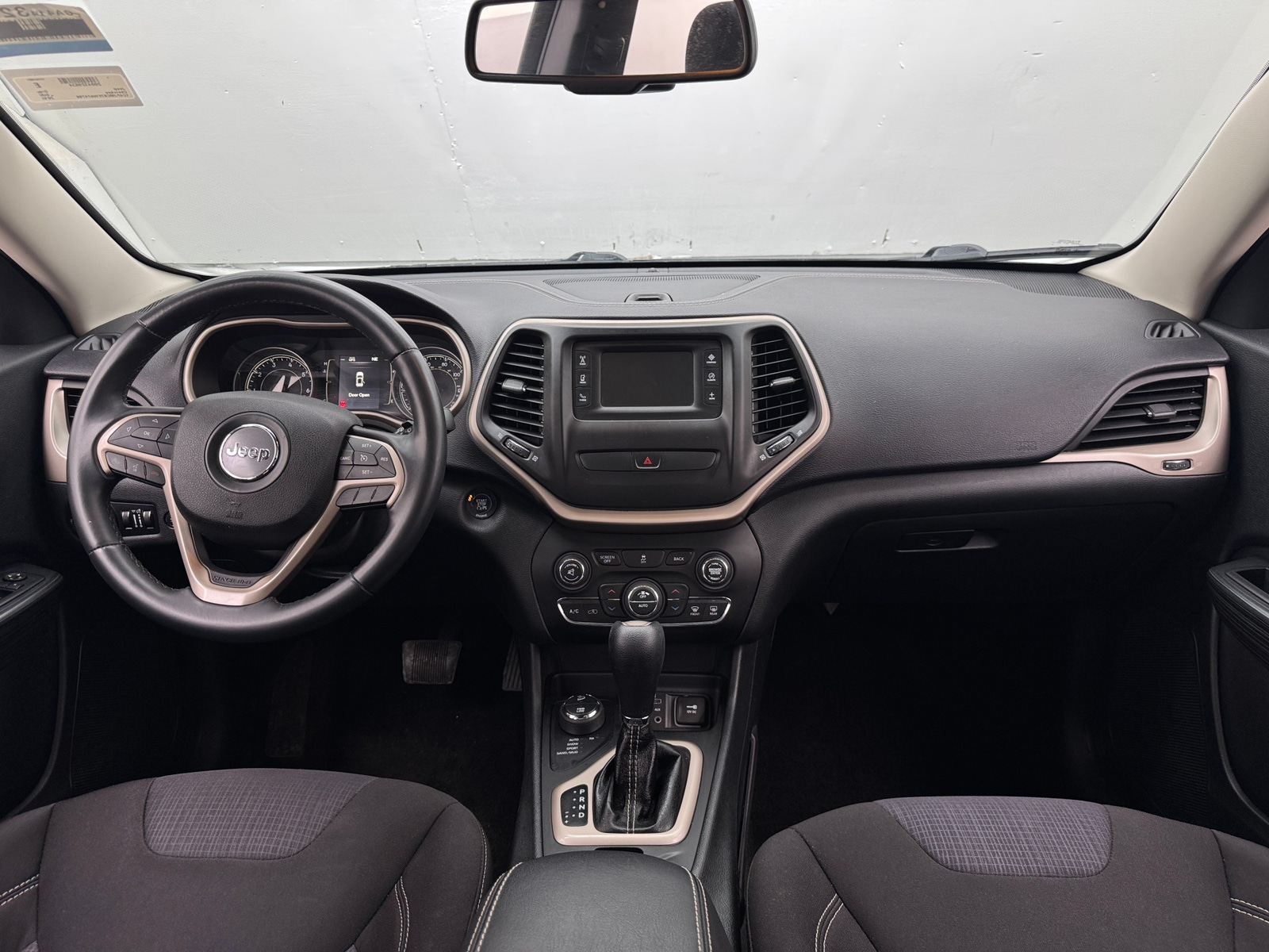 Thumbnail: 2015 Jeep Cherokee - 3