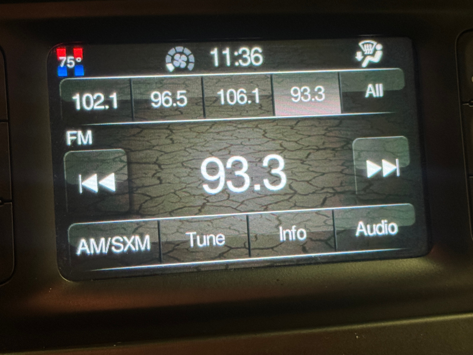 Thumbnail: 2015 Jeep Cherokee - 4