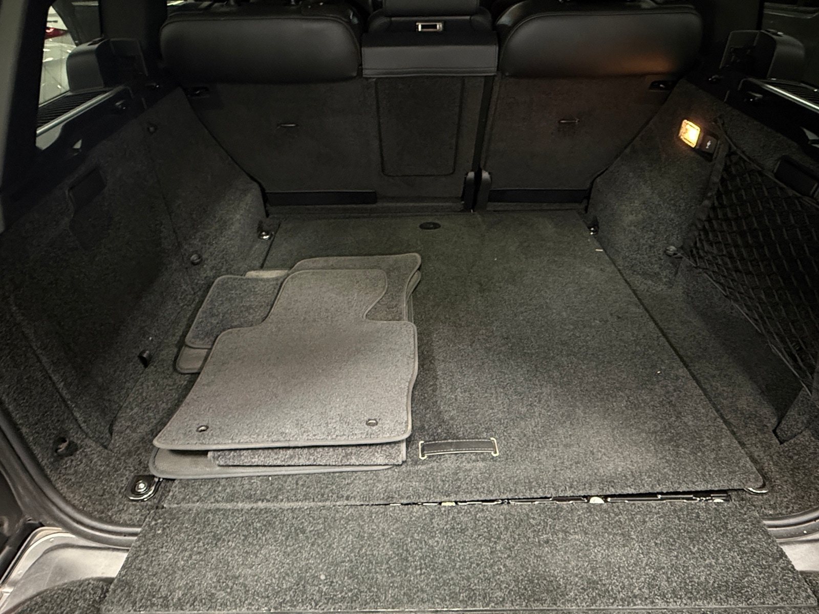 Thumbnail: 2011 Land Rover Range Rover - 6