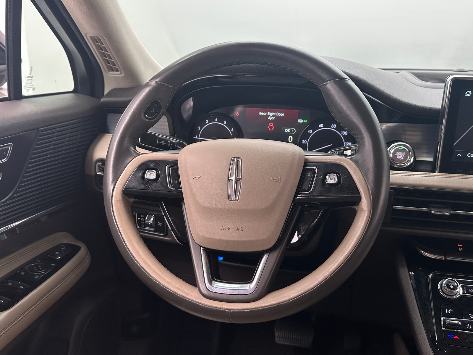 Thumbnail: 2020 Lincoln Corsair - 4