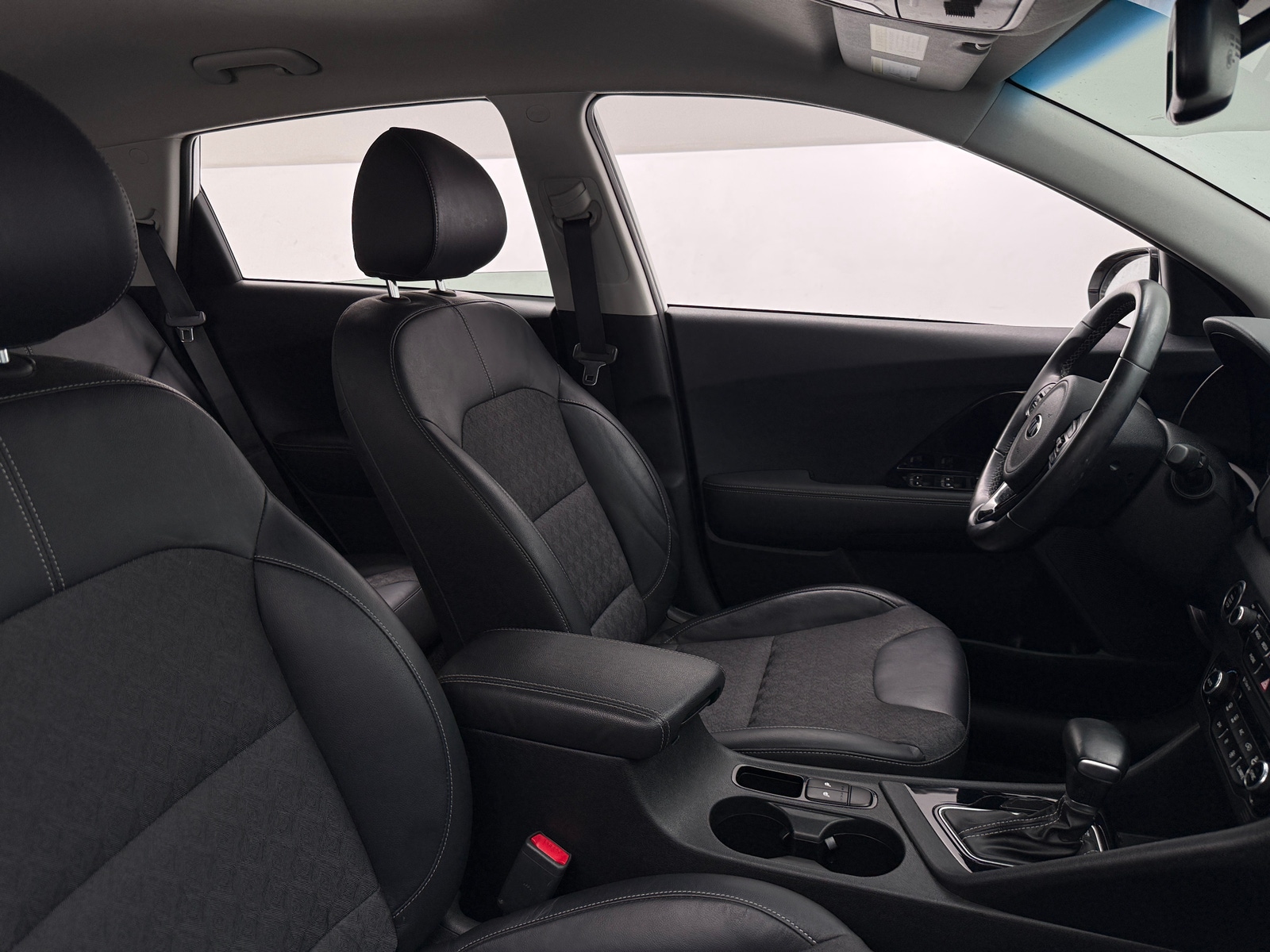 Thumbnail: 2018 Kia Niro - 2