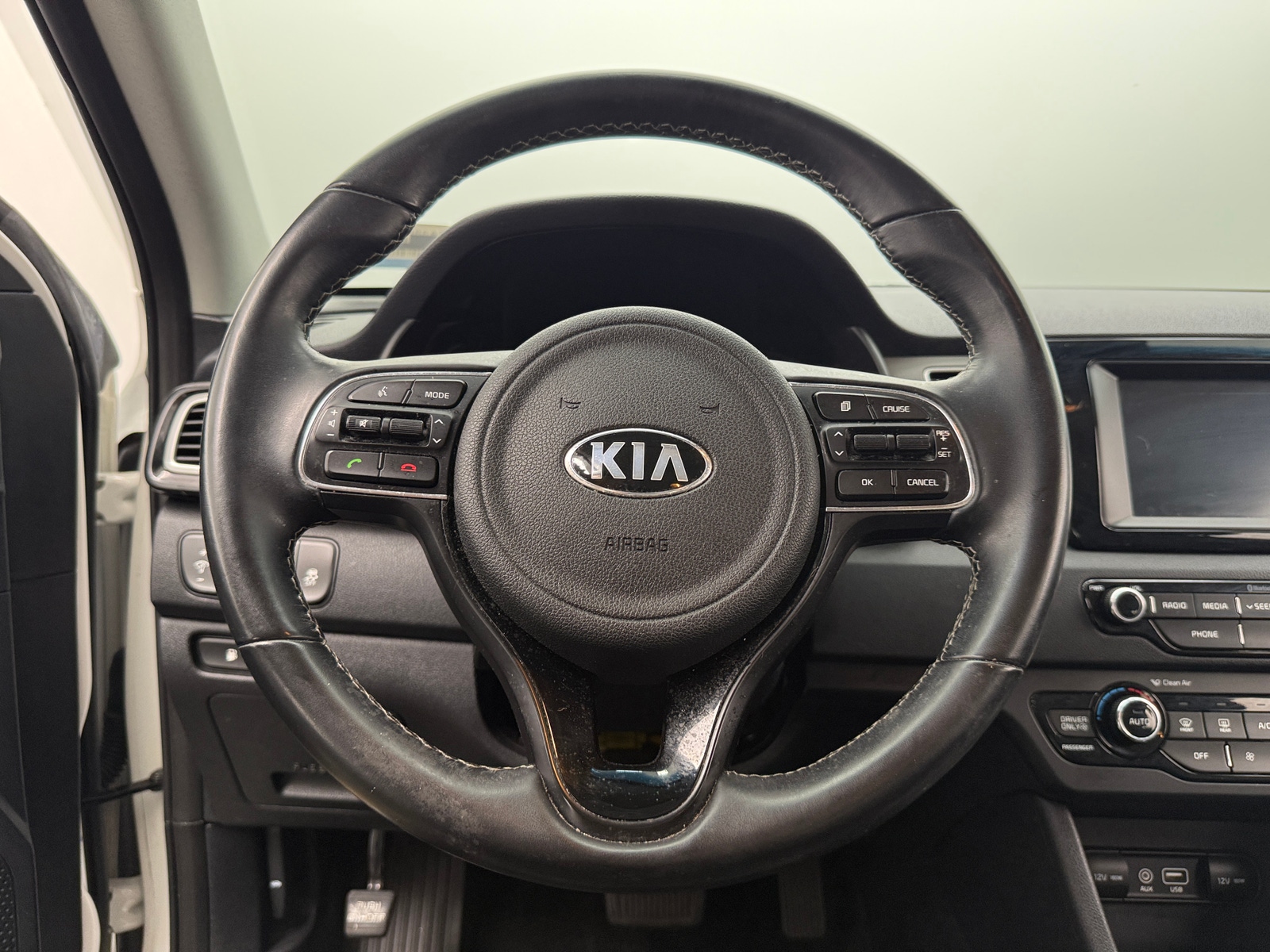 Thumbnail: 2018 Kia Niro - 5