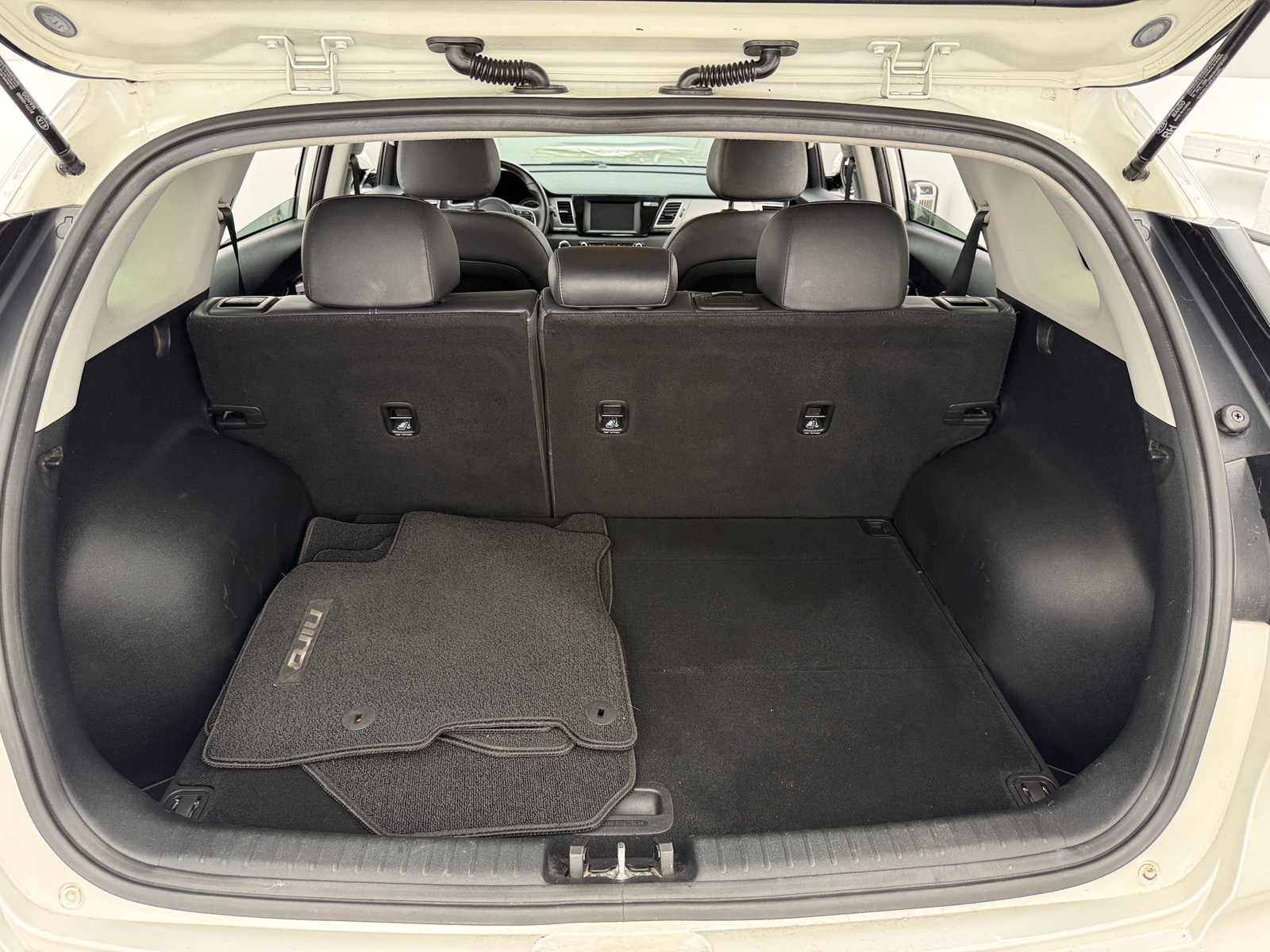 Thumbnail: 2018 Kia Niro - 7