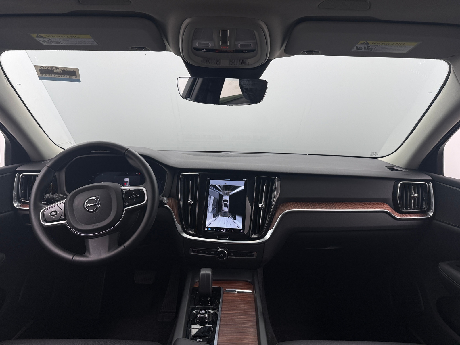 Thumbnail: 2025 Volvo V60 - 2