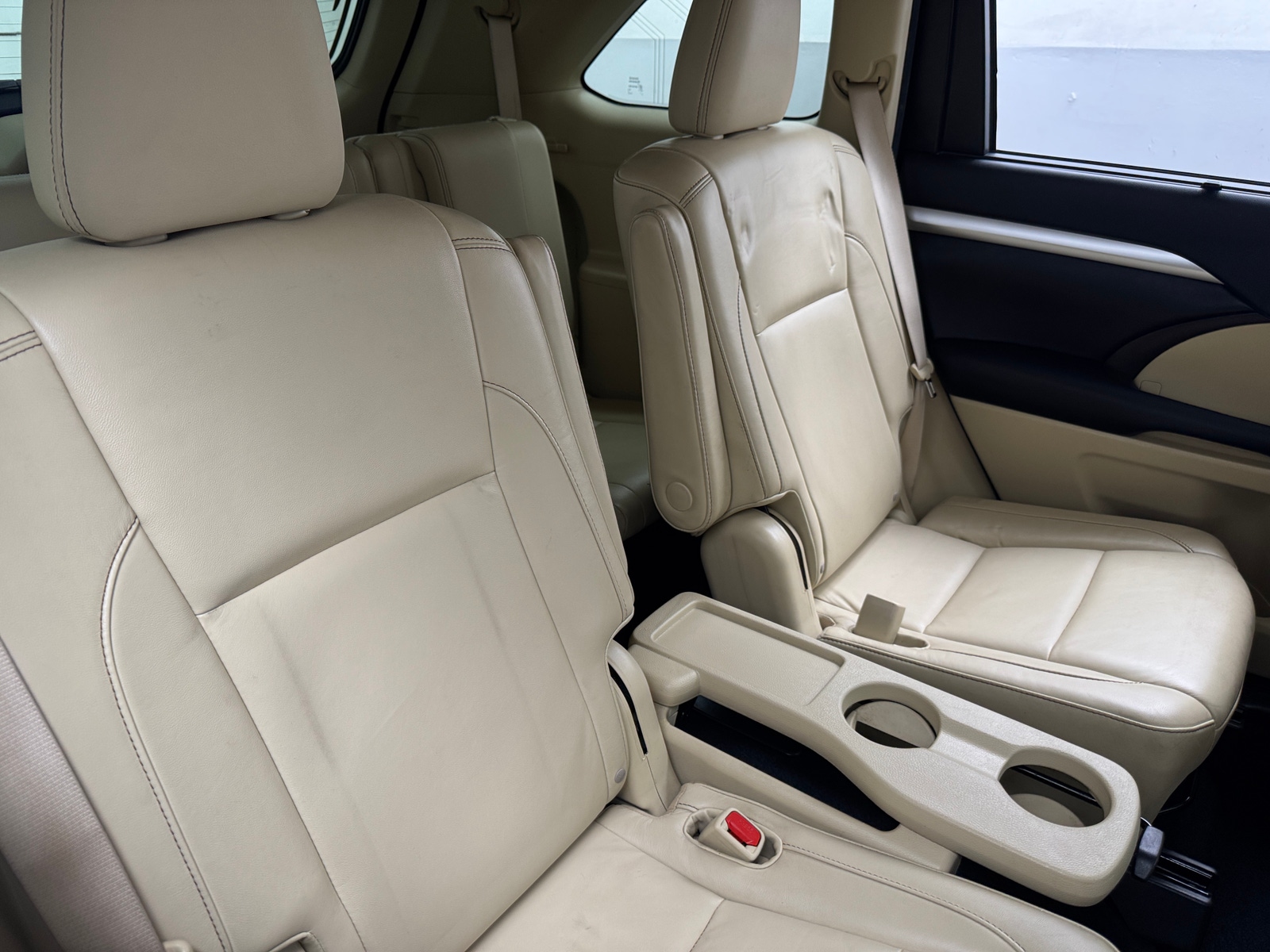 Thumbnail: 2016 Toyota Highlander - 5