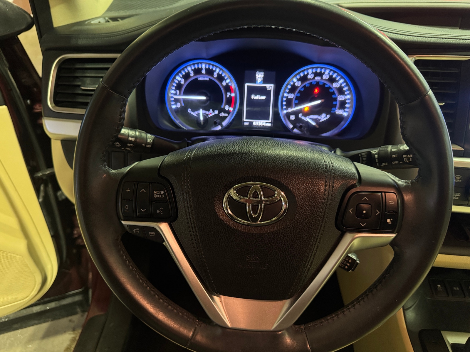 Thumbnail: 2016 Toyota Highlander - 4