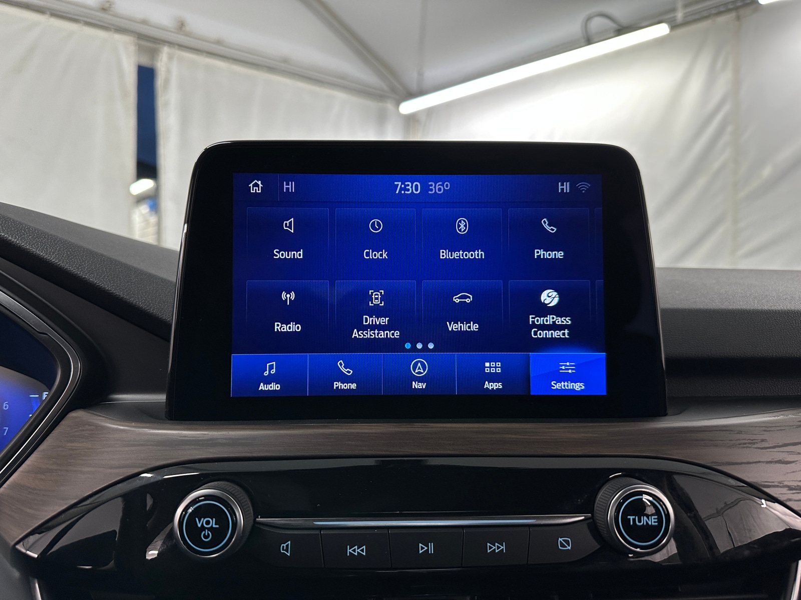 Thumbnail: 2020 Ford Escape - 3