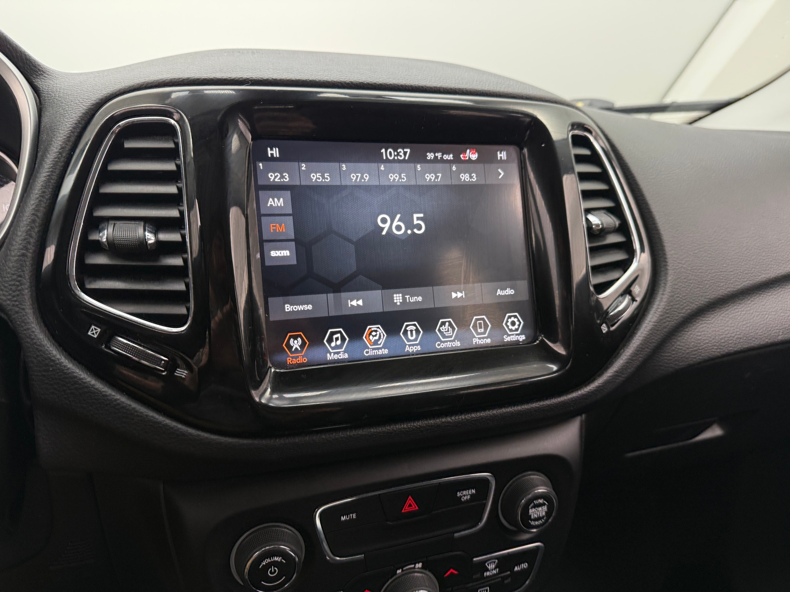 Thumbnail: 2020 Jeep Compass - 3