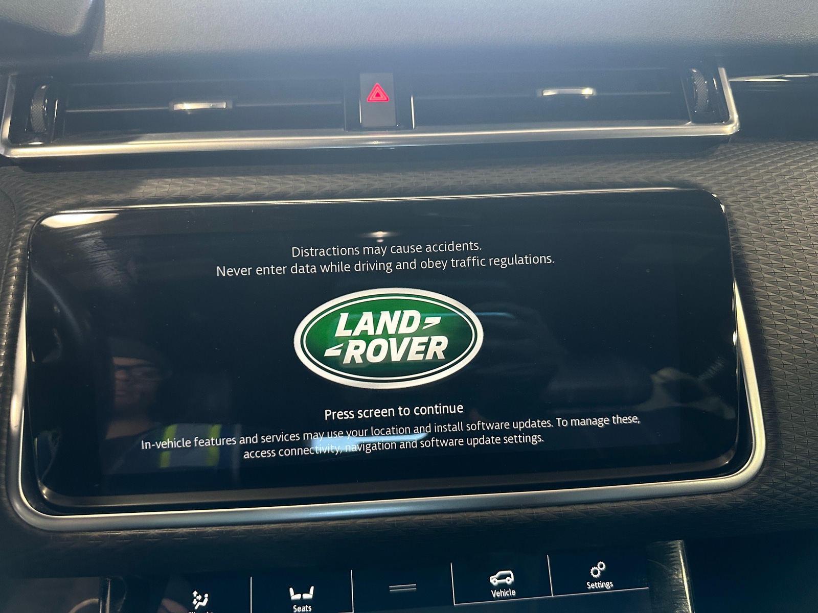 Thumbnail: 2020 Land Rover Range Rover Velar - 3