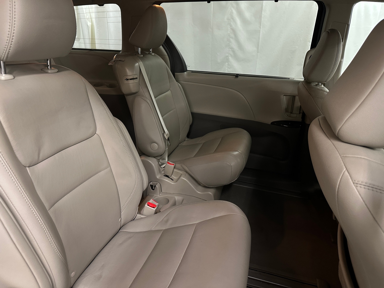 Thumbnail: 2020 Toyota Sienna - 5