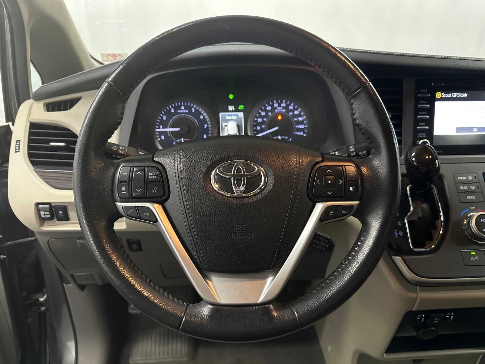 Thumbnail: 2020 Toyota Sienna - 4