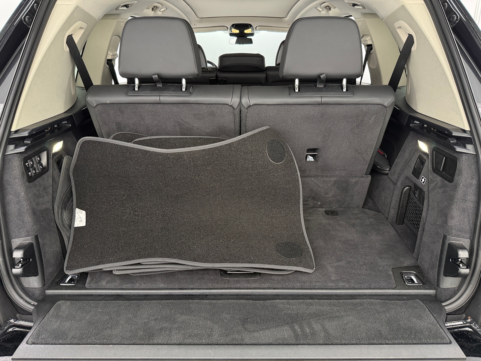 Thumbnail: 2024 BMW X7 - 6