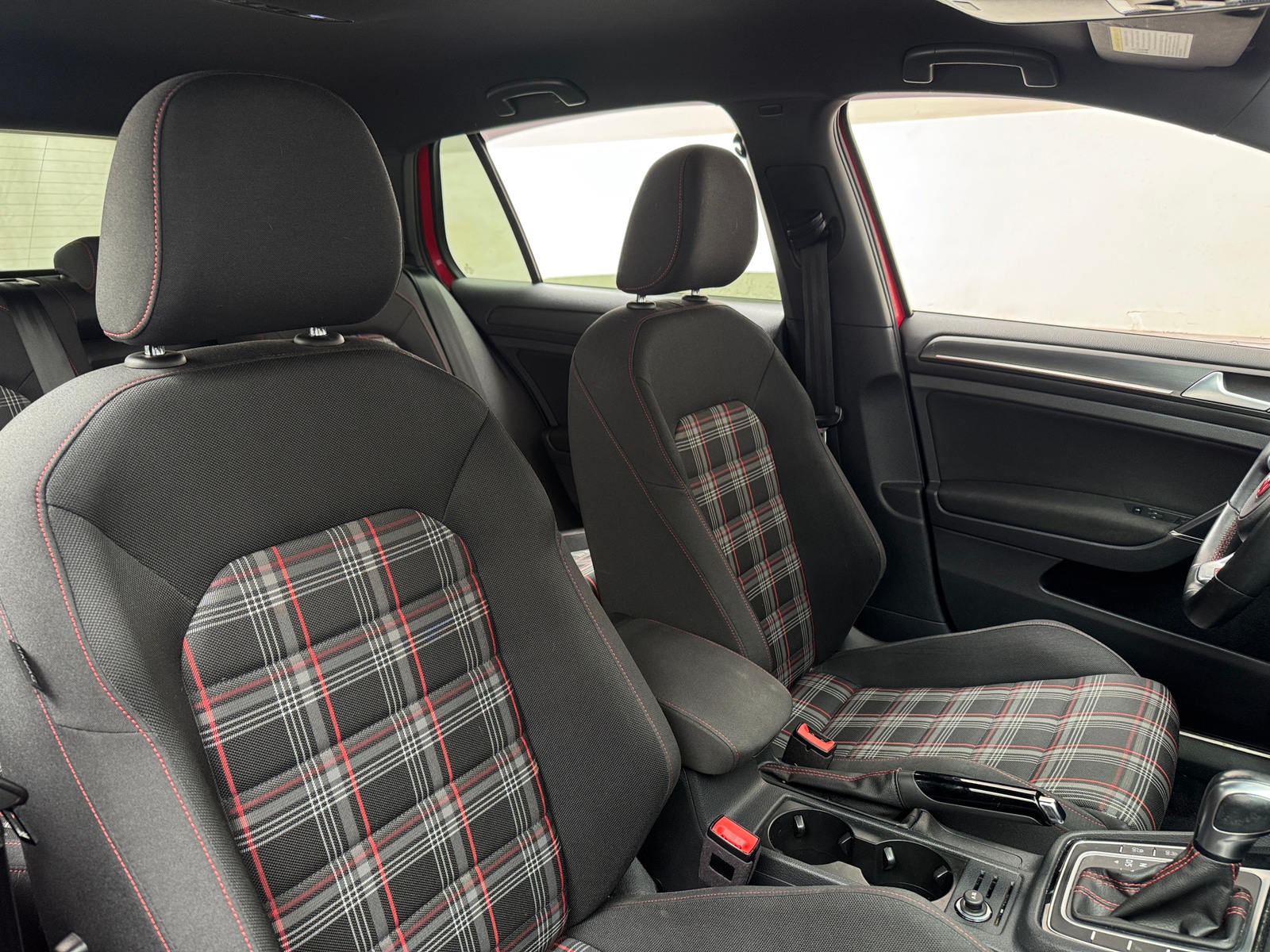 Thumbnail: 2020 Volkswagen Golf - 2