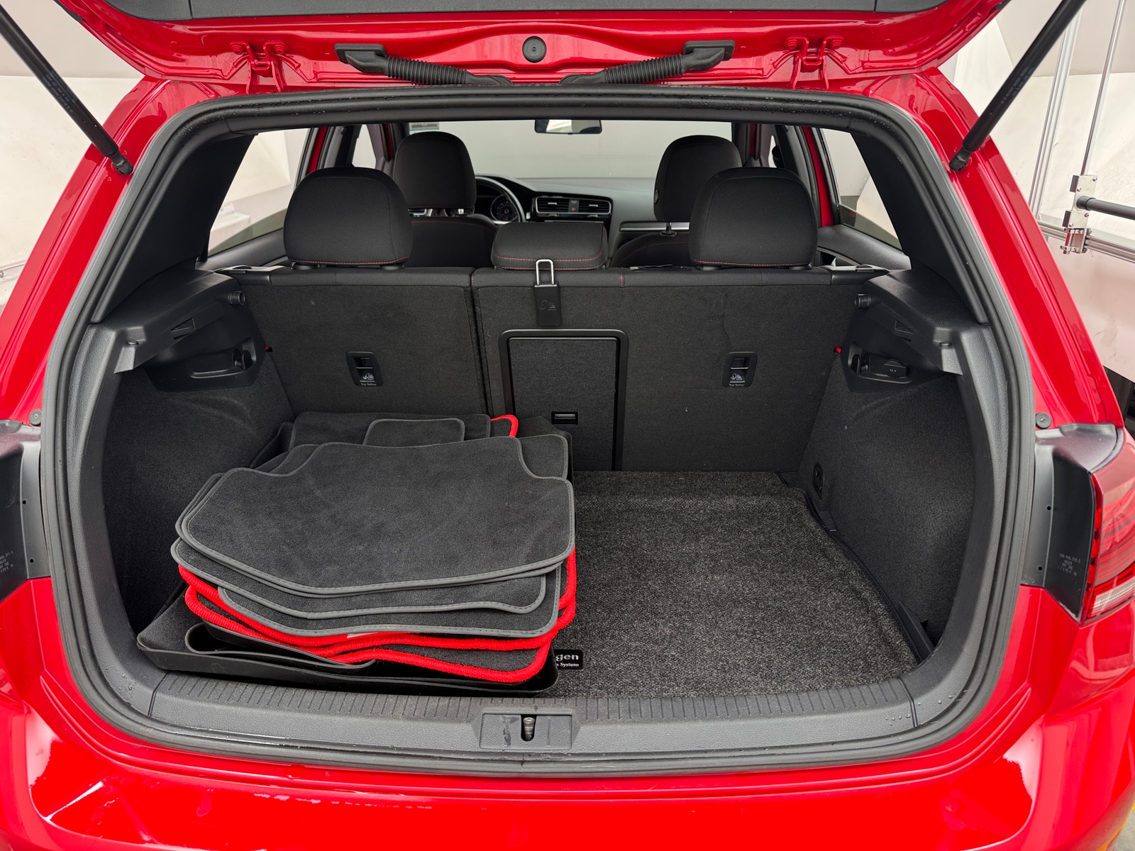 Thumbnail: 2020 Volkswagen Golf - 7