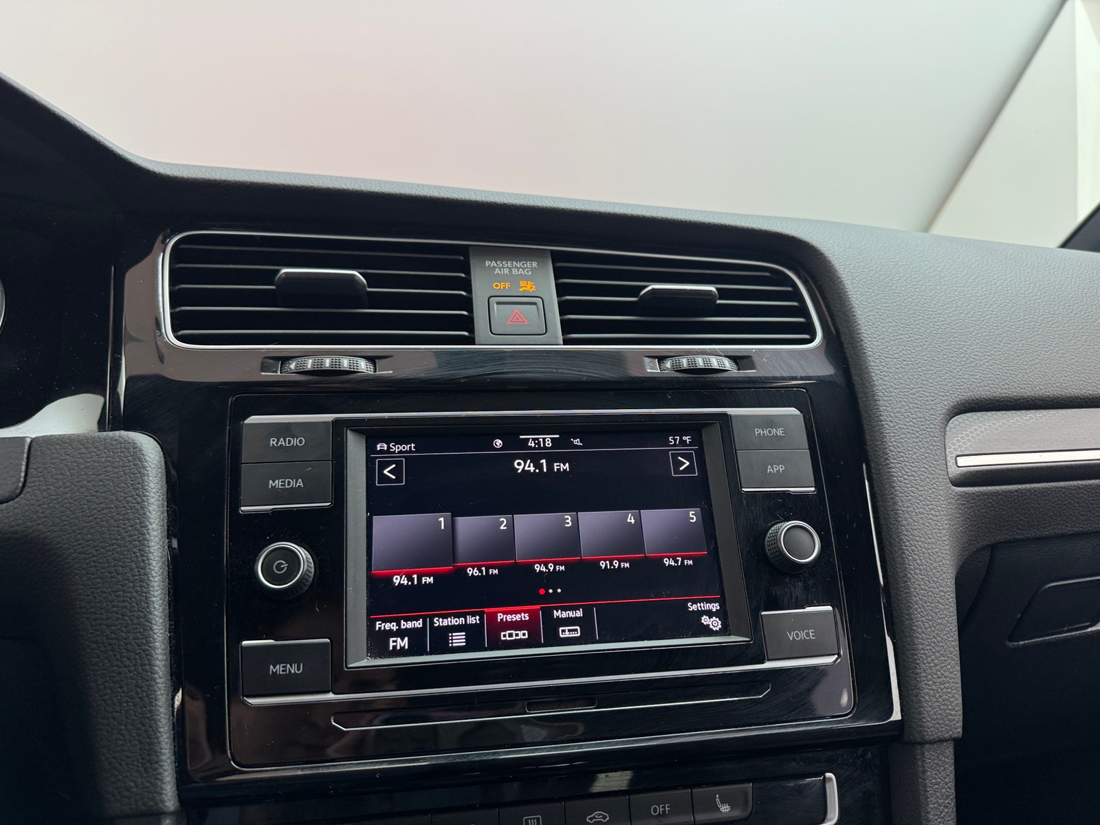 Thumbnail: 2020 Volkswagen Golf - 4