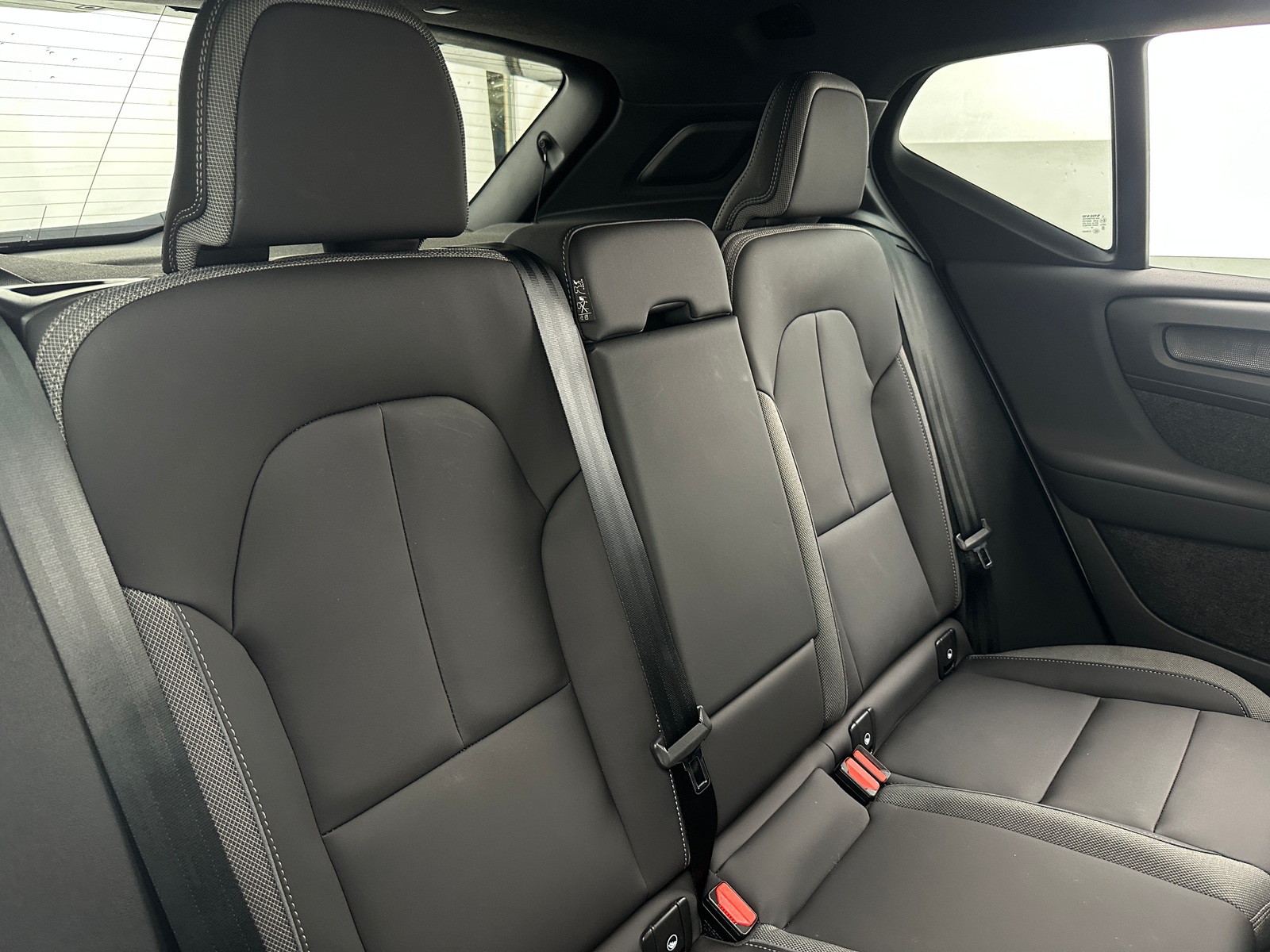 Thumbnail: 2024 Volvo XC40 - 6