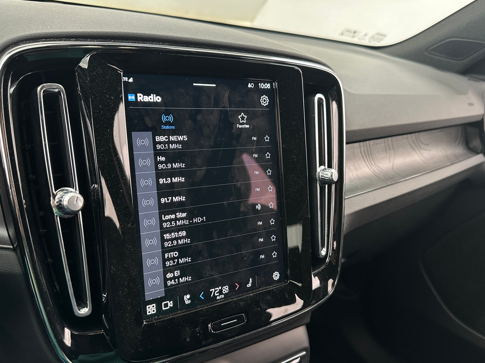 Thumbnail: 2024 Volvo XC40 - 4