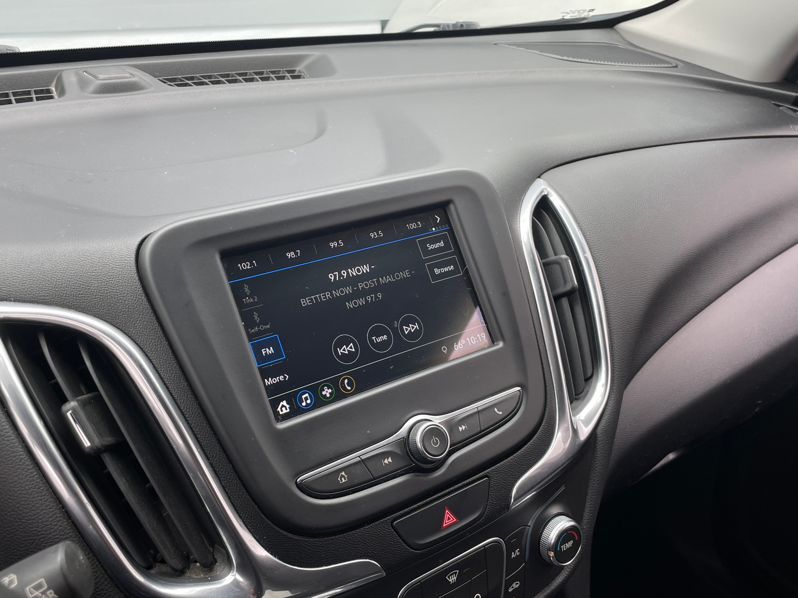 Thumbnail: 2019 Chevrolet Equinox - 4