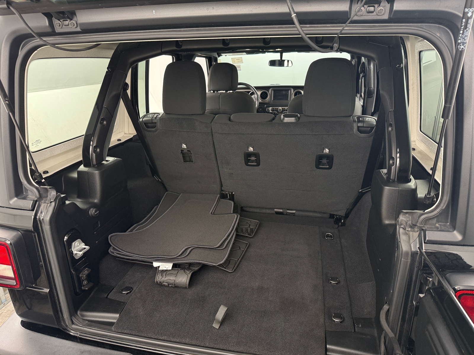 Thumbnail: 2020 Jeep Wrangler - 6