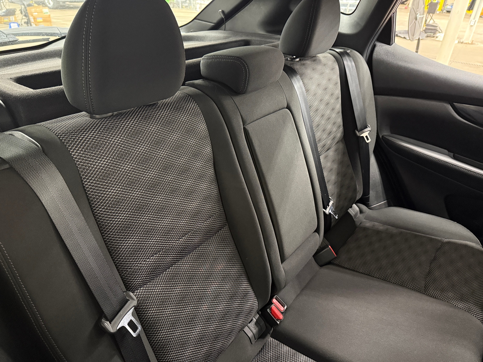 Thumbnail: 2017 Nissan Rogue Sport - 6