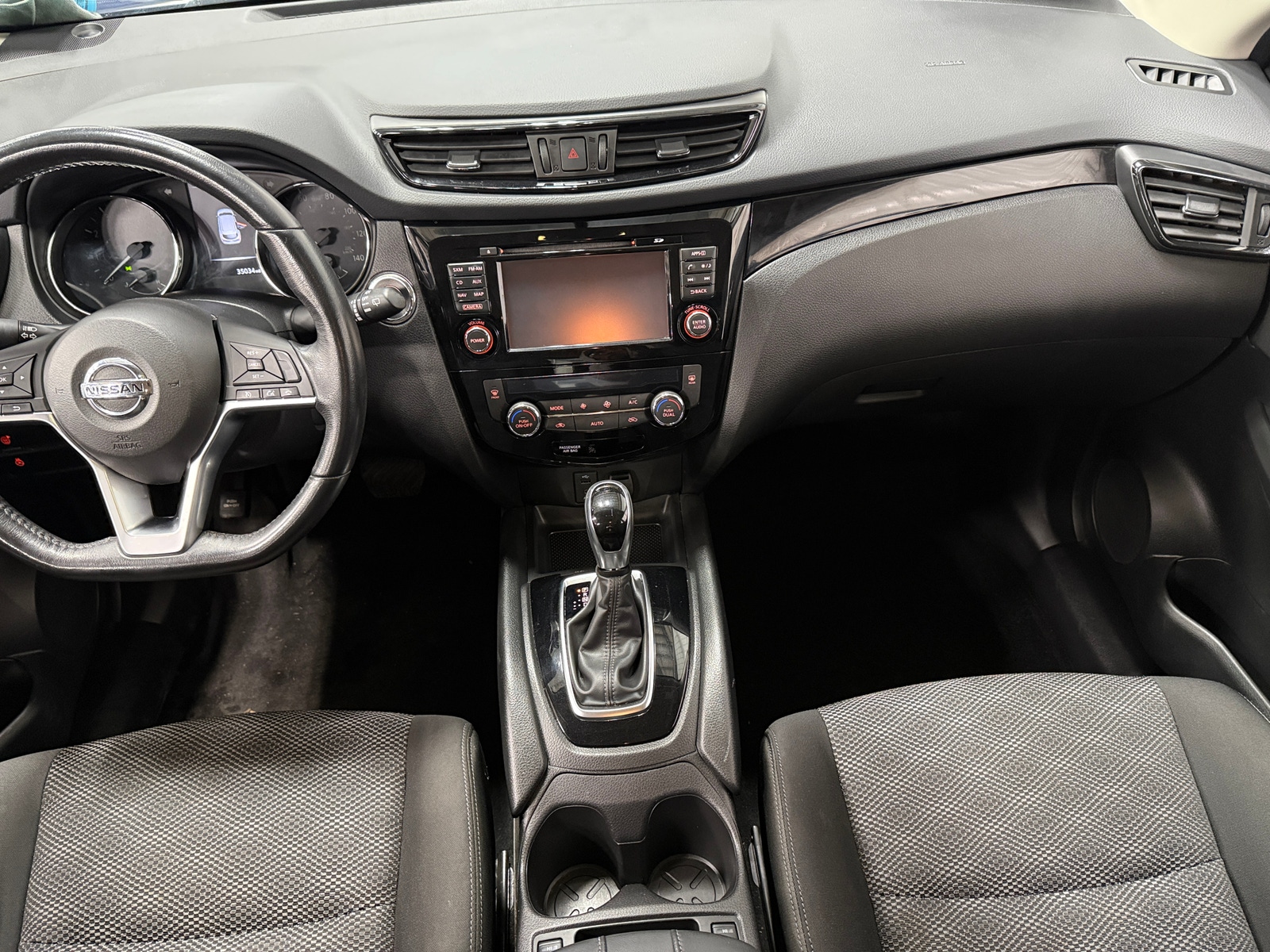 Thumbnail: 2017 Nissan Rogue Sport - 3