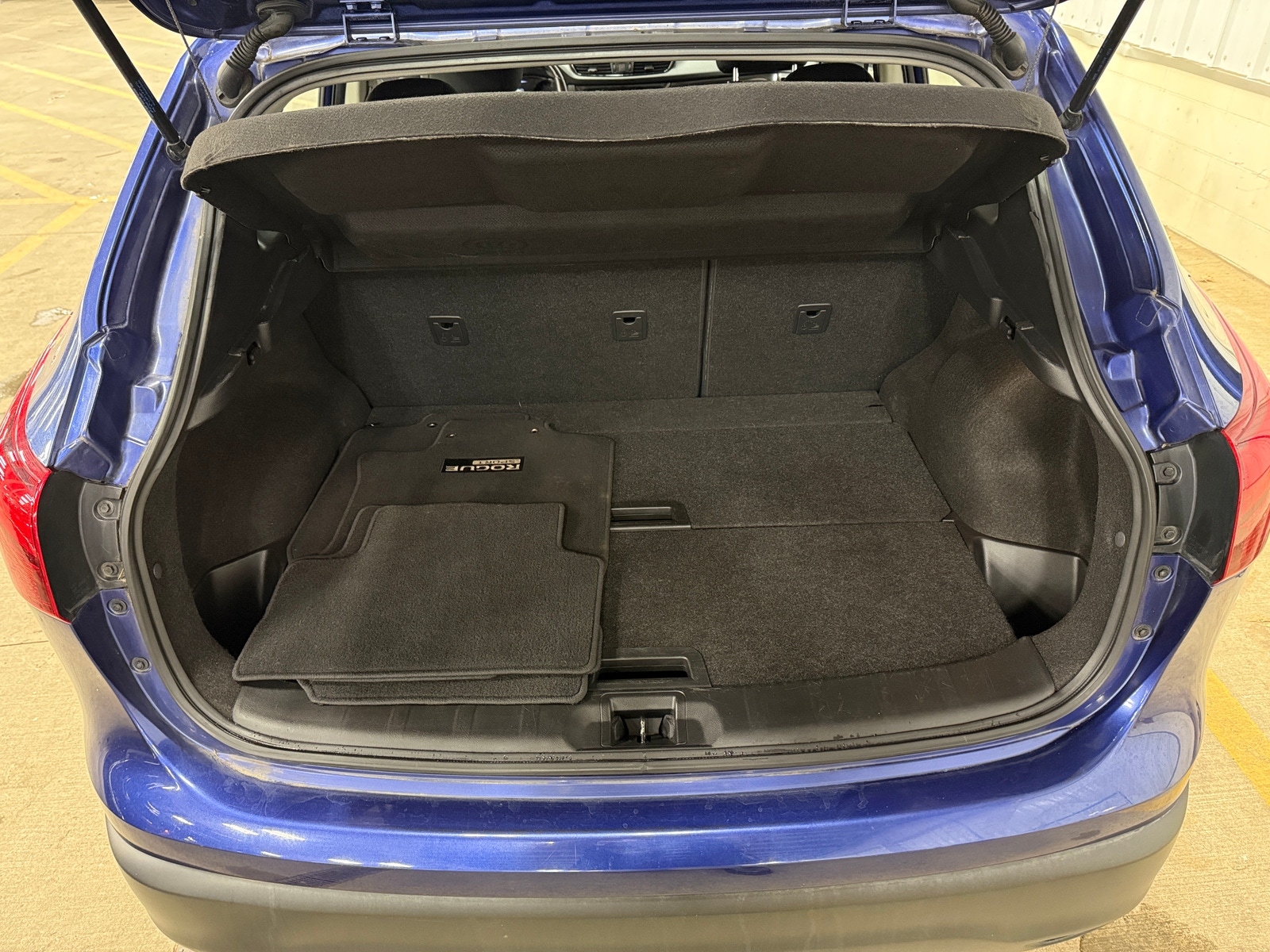 Thumbnail: 2017 Nissan Rogue Sport - 7