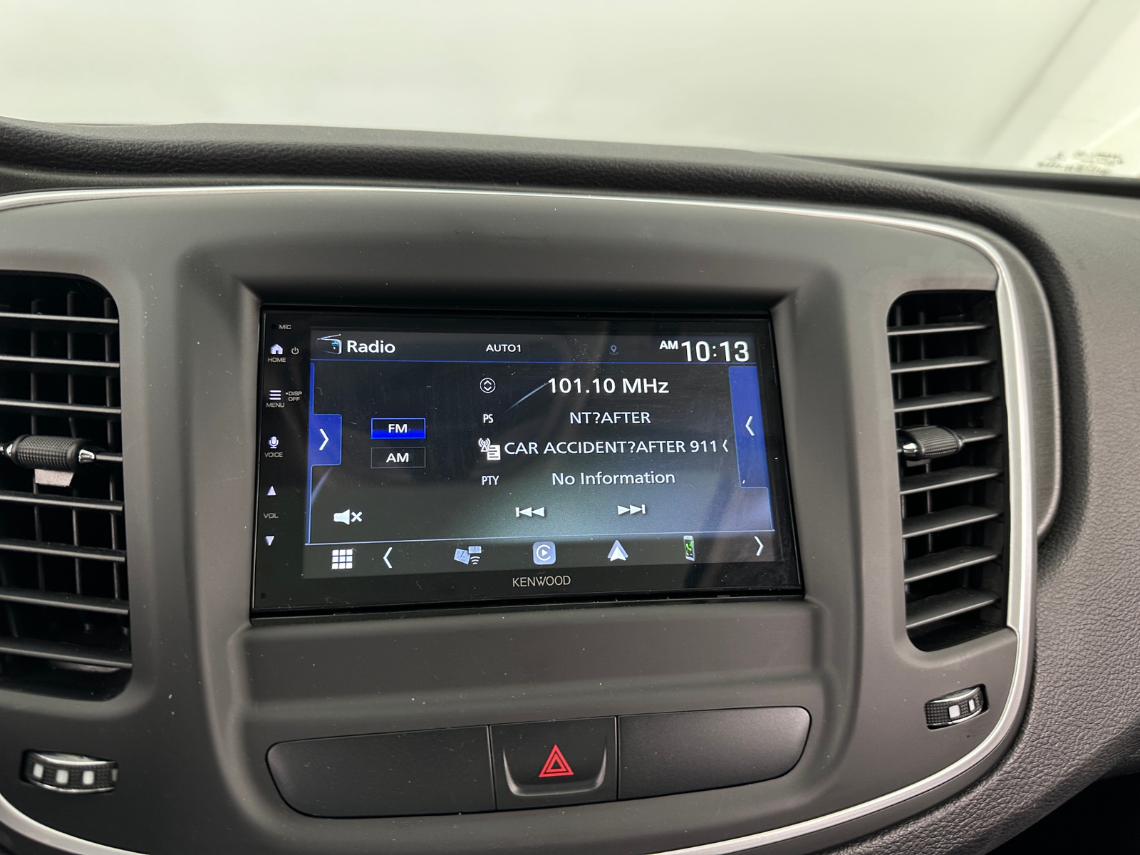 Thumbnail: 2015 Chrysler 200 - 4