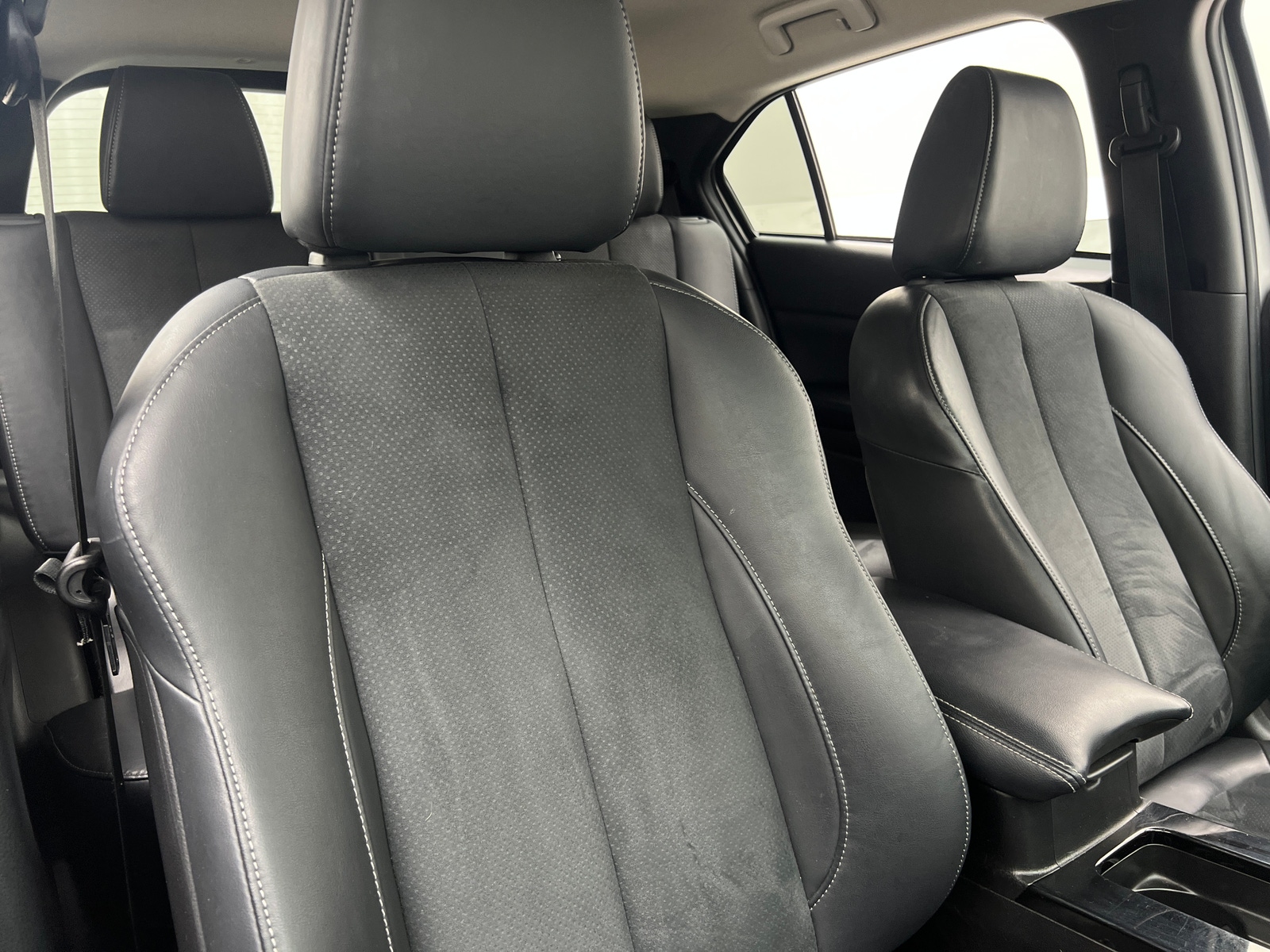 Thumbnail: 2022 Mitsubishi Eclipse Cross - 2