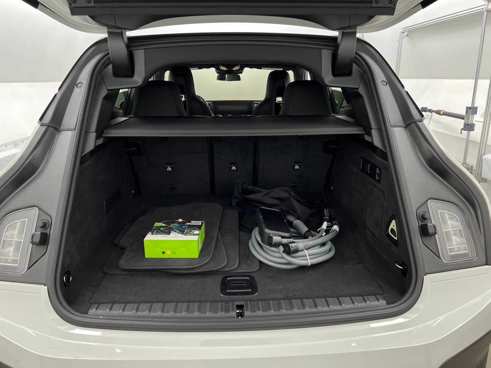 Thumbnail: 2025 BMW iX - 6