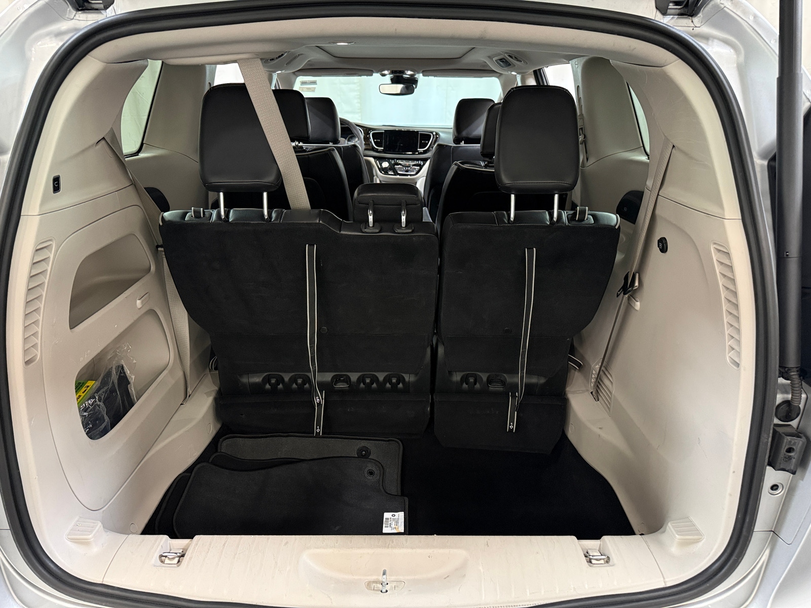 Thumbnail: 2024 Chrysler Pacifica - 6