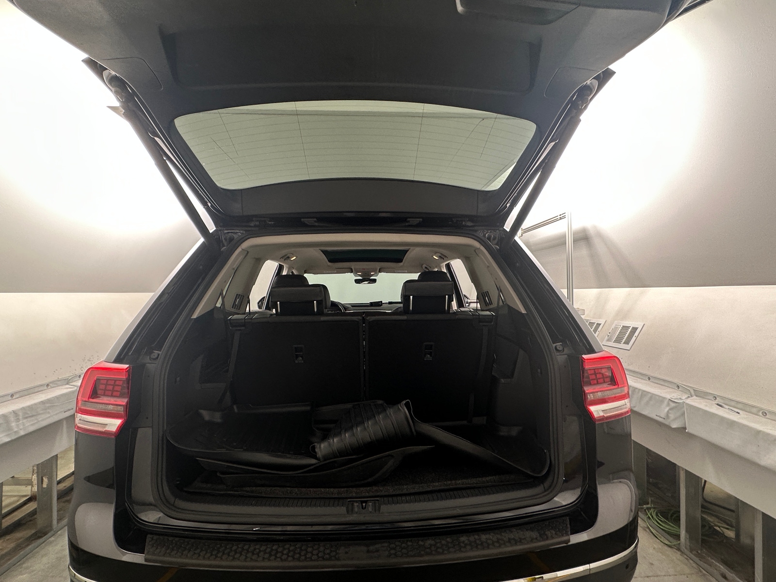 Thumbnail: 2018 Volkswagen Atlas - 6